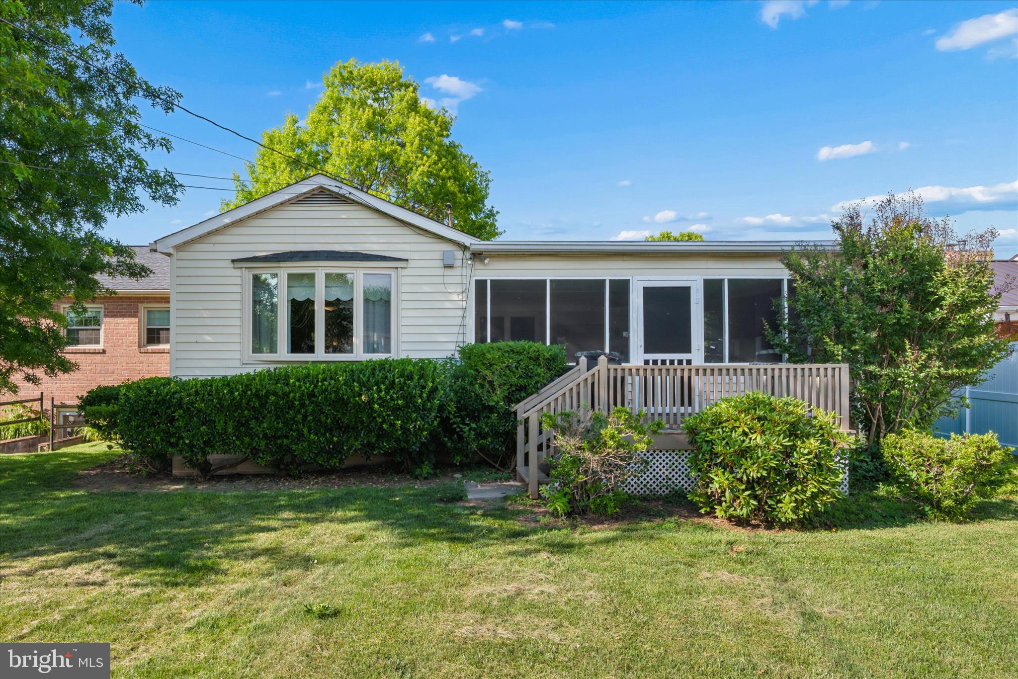 HALFWAY - Residential