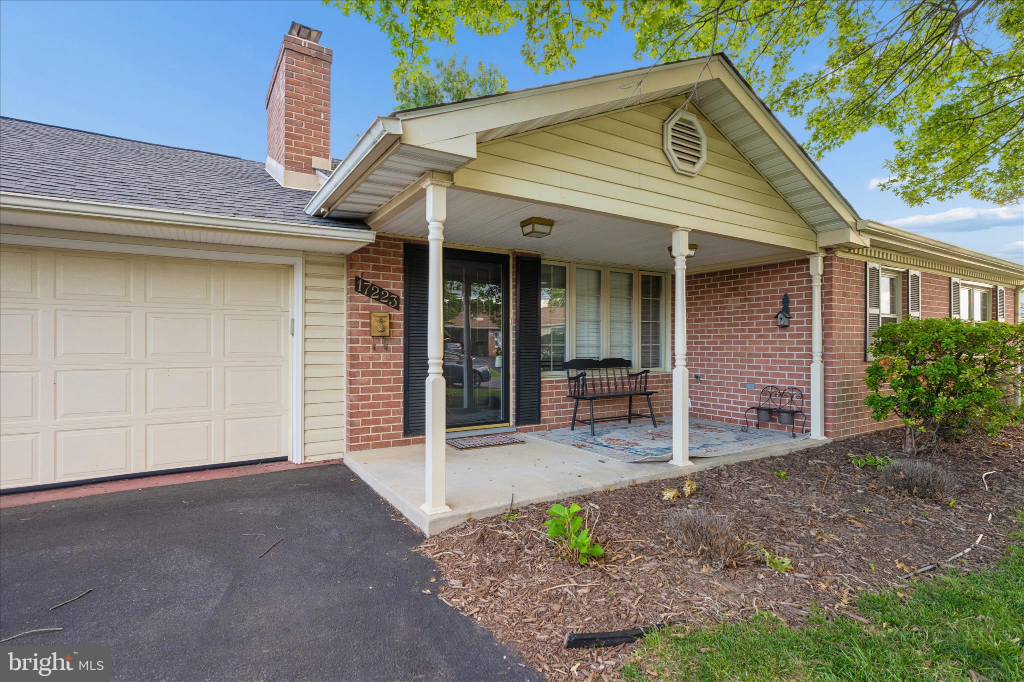 HALFWAY - Residential