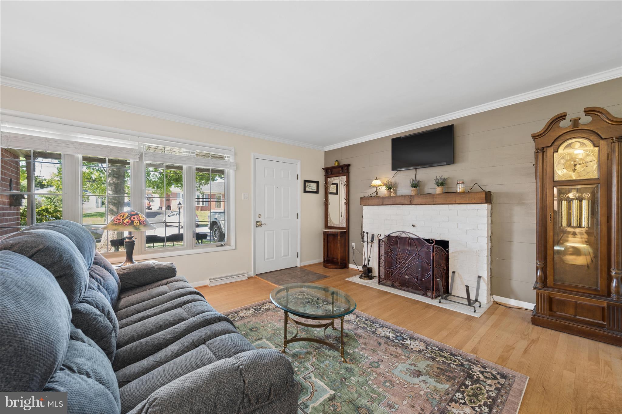 HALFWAY - Residential