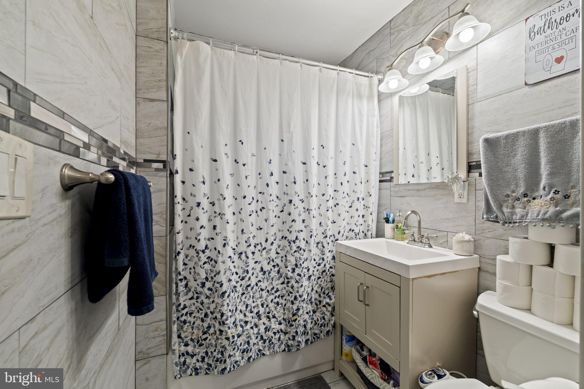 NEWPORTVILLE - Residential