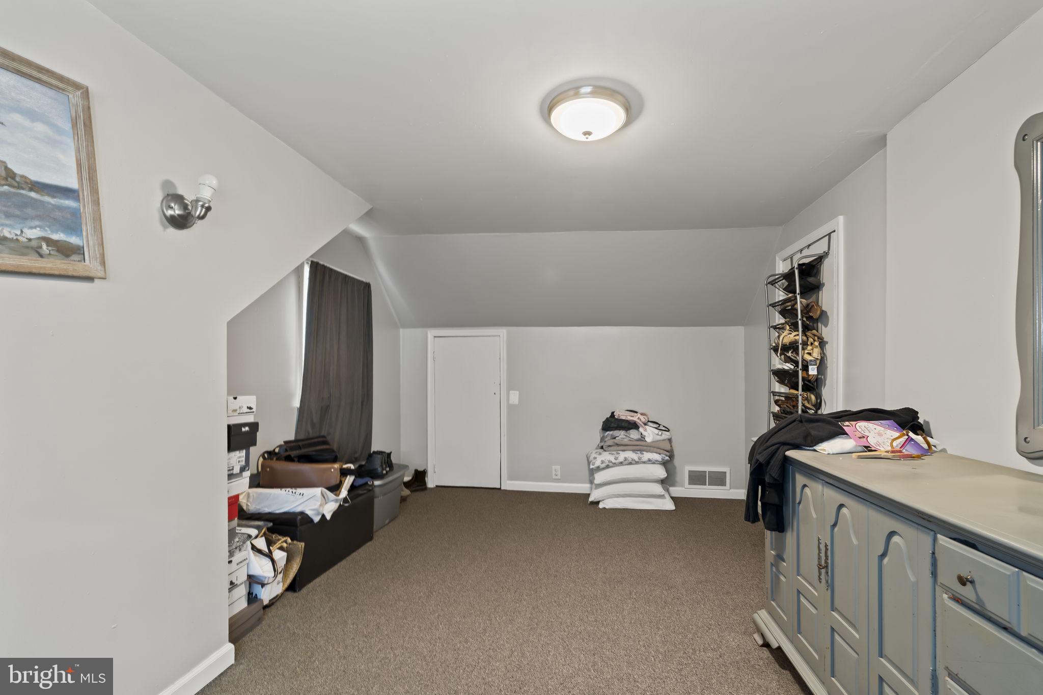 NEWPORTVILLE - Residential