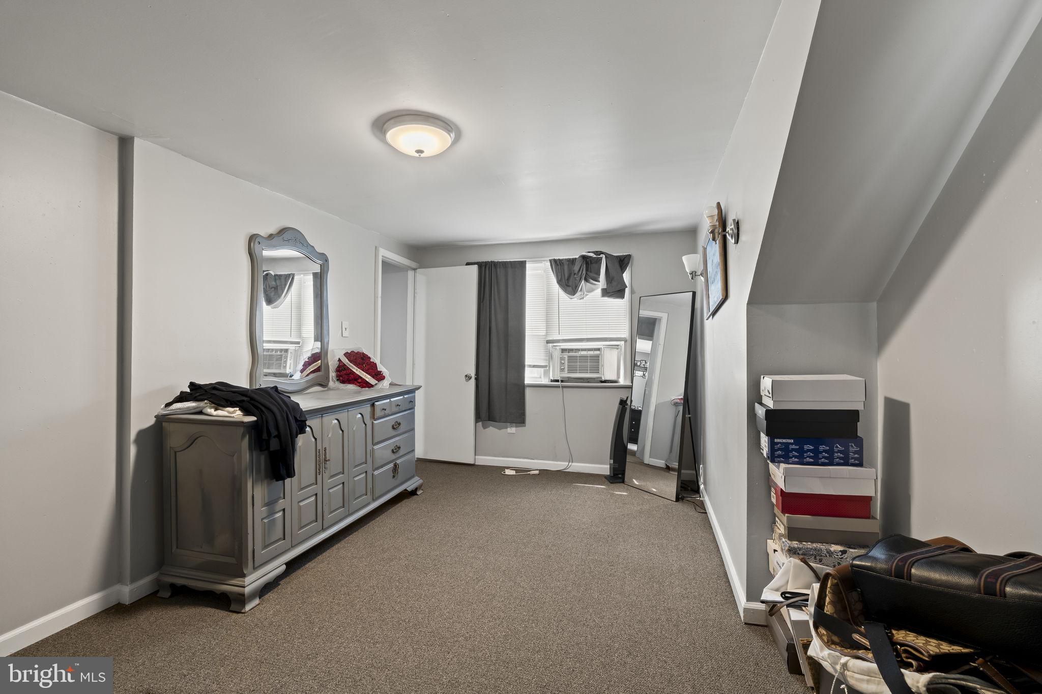 NEWPORTVILLE - Residential