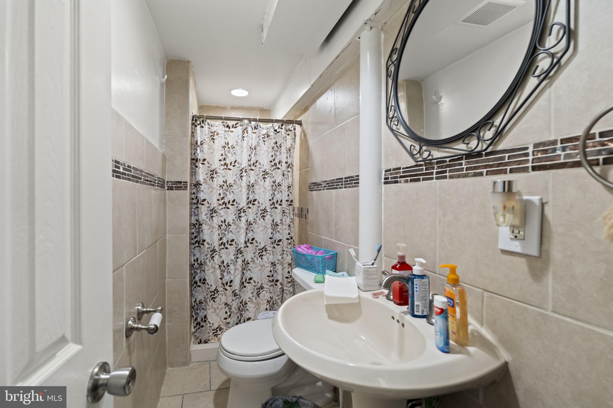 NEWPORTVILLE - Residential