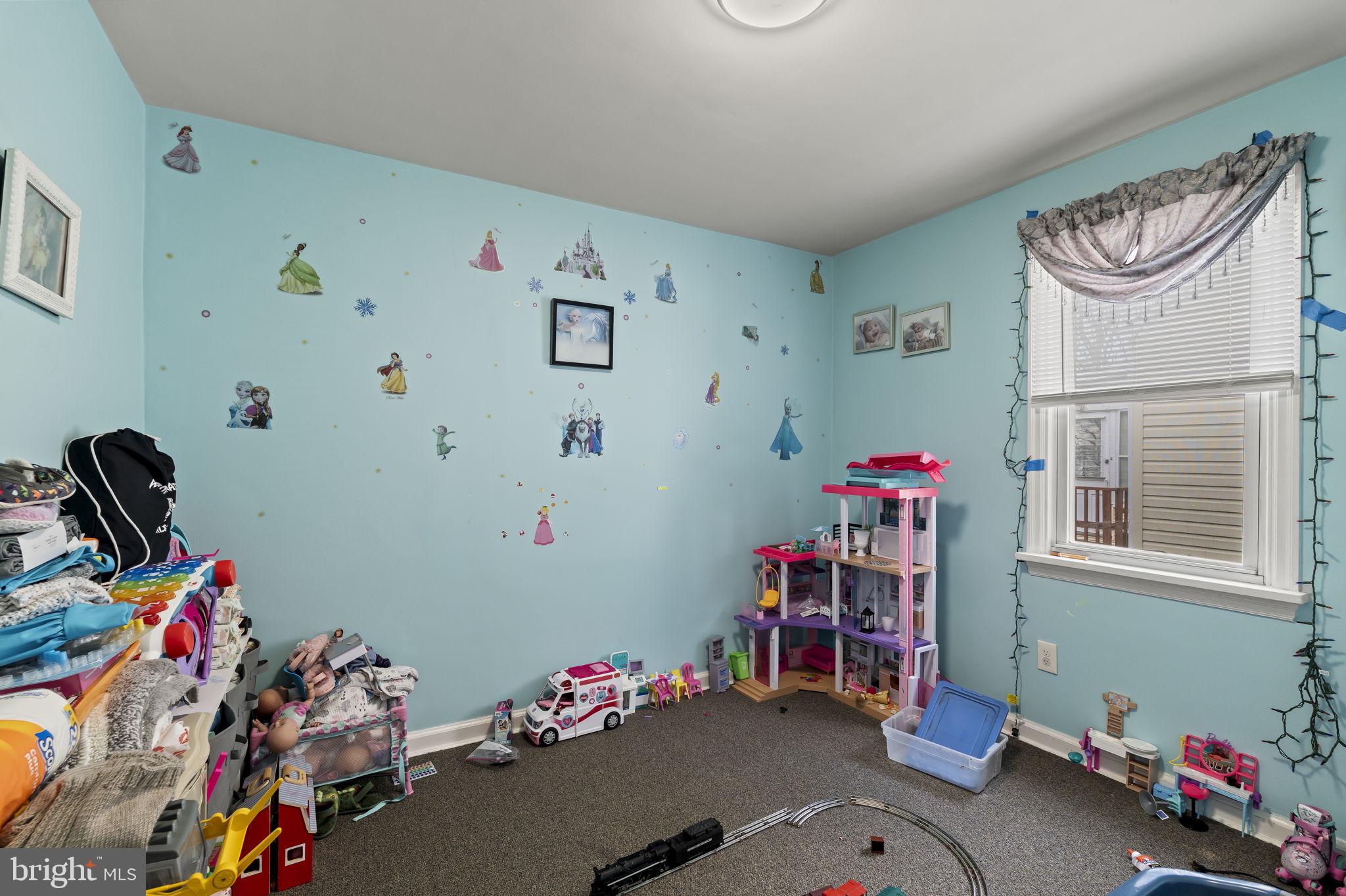 NEWPORTVILLE - Residential