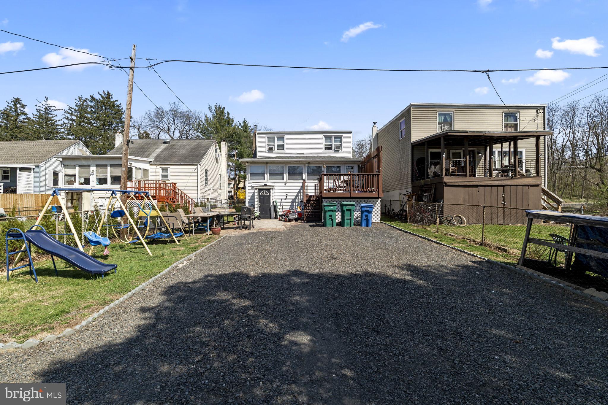 NEWPORTVILLE - Residential