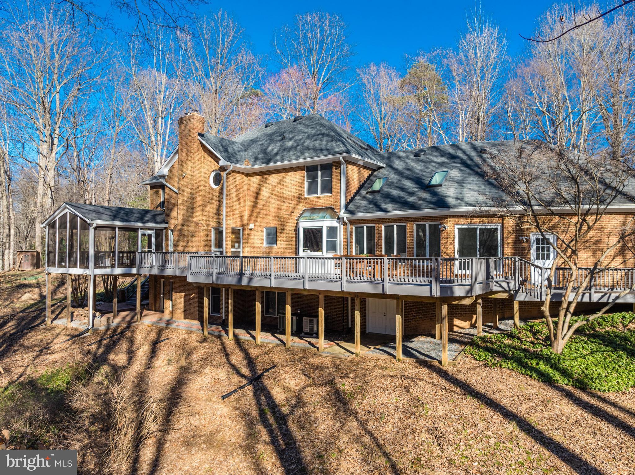 CHINQUAPIN MANOR - Residential