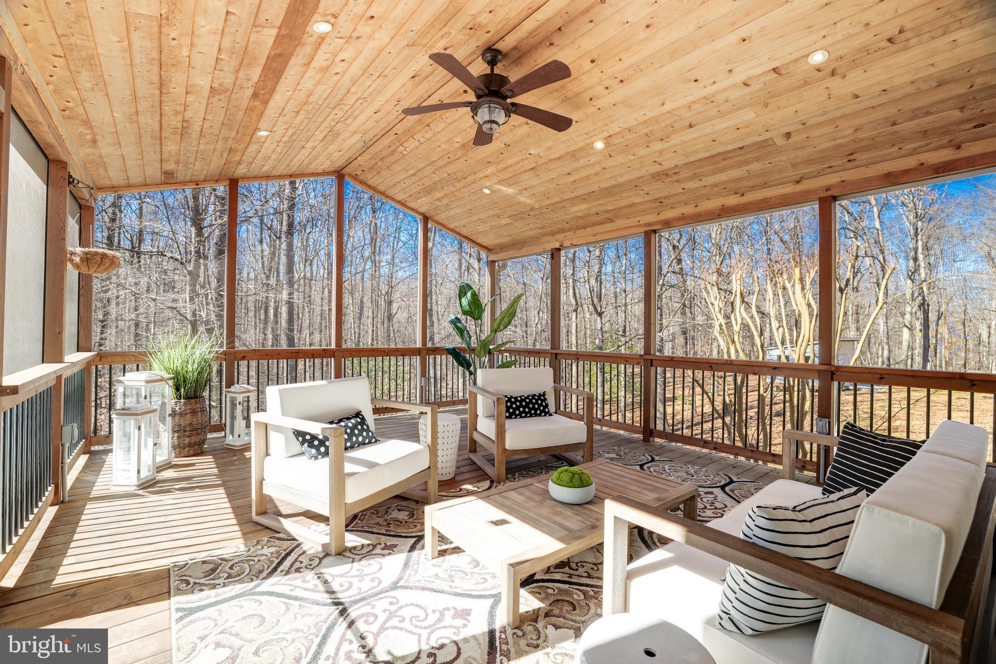 CHINQUAPIN MANOR - Residential