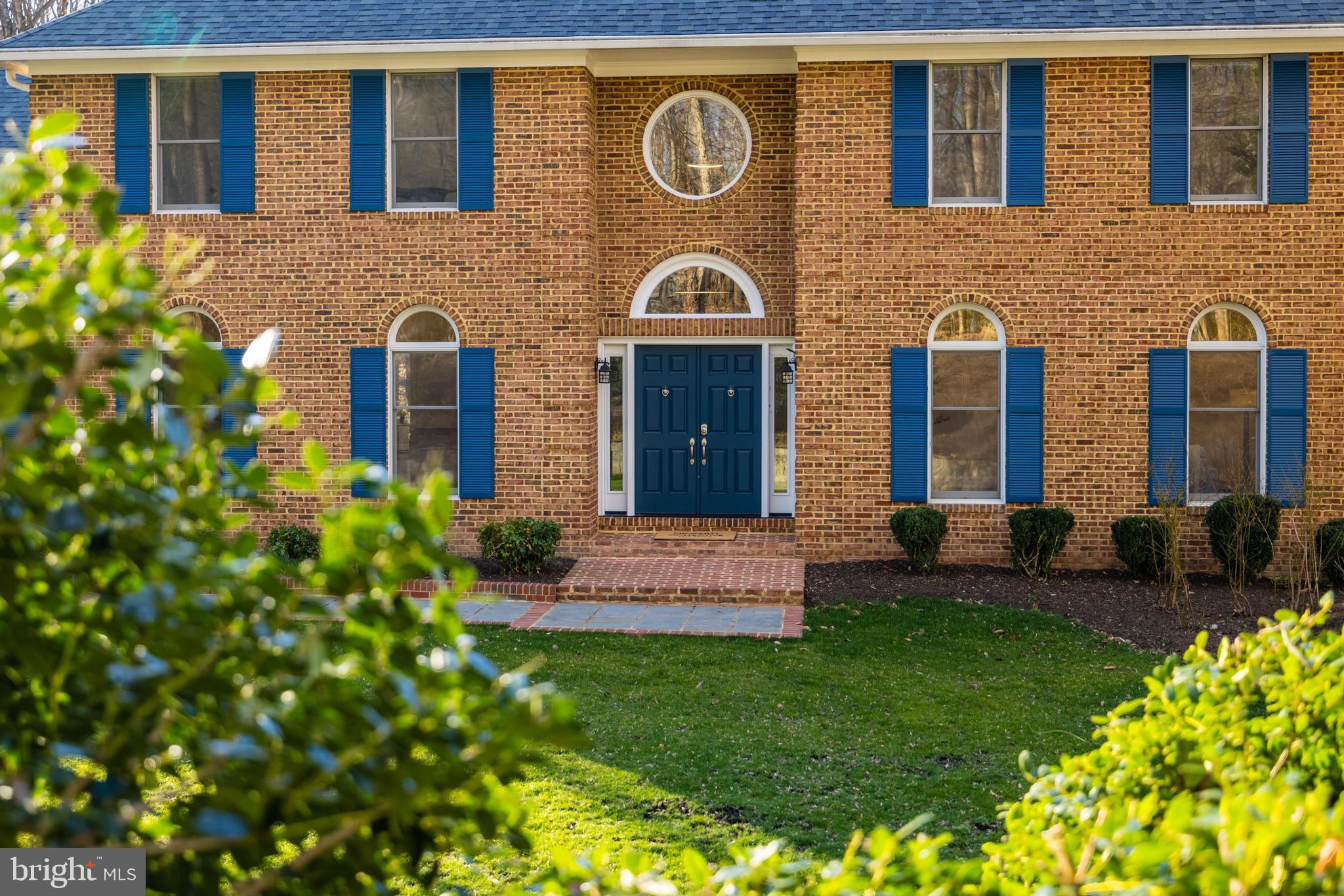 CHINQUAPIN MANOR - Residential