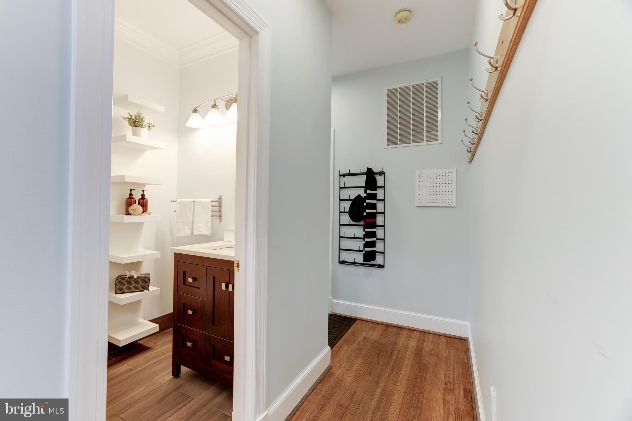 CHINQUAPIN MANOR - Residential