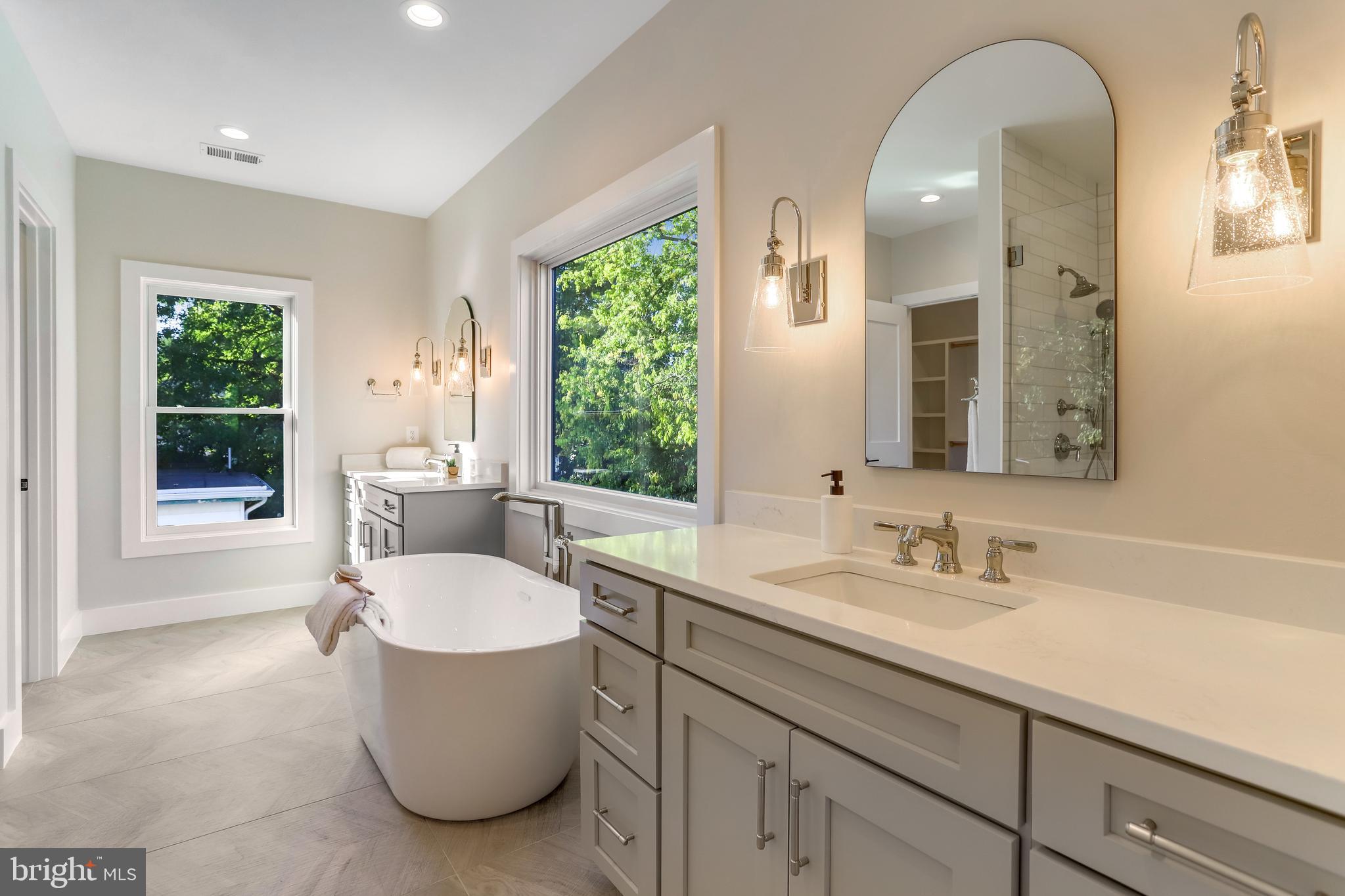 CLARENDON - Residential