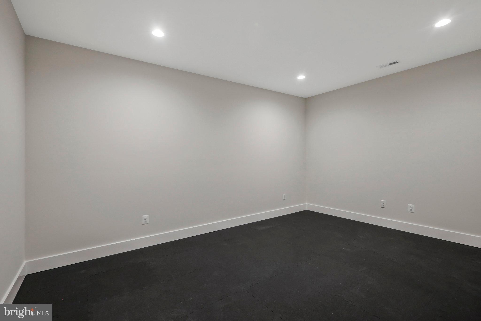 CLARENDON - Residential