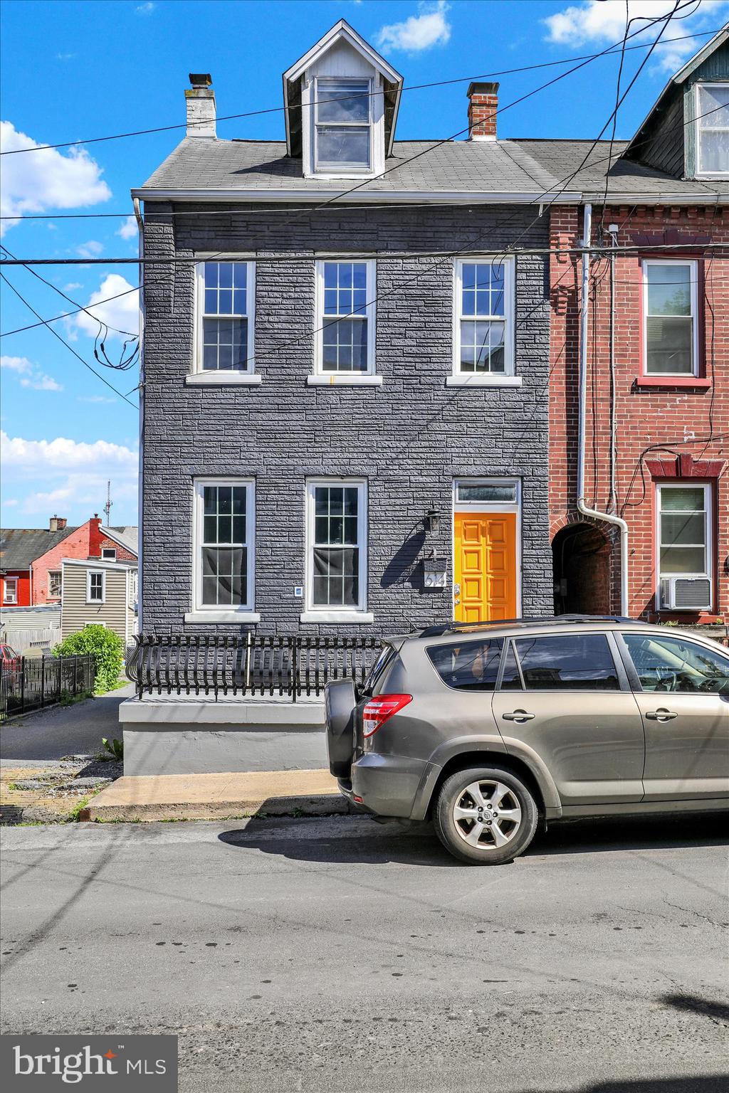 CABBAGE HILL - Residential