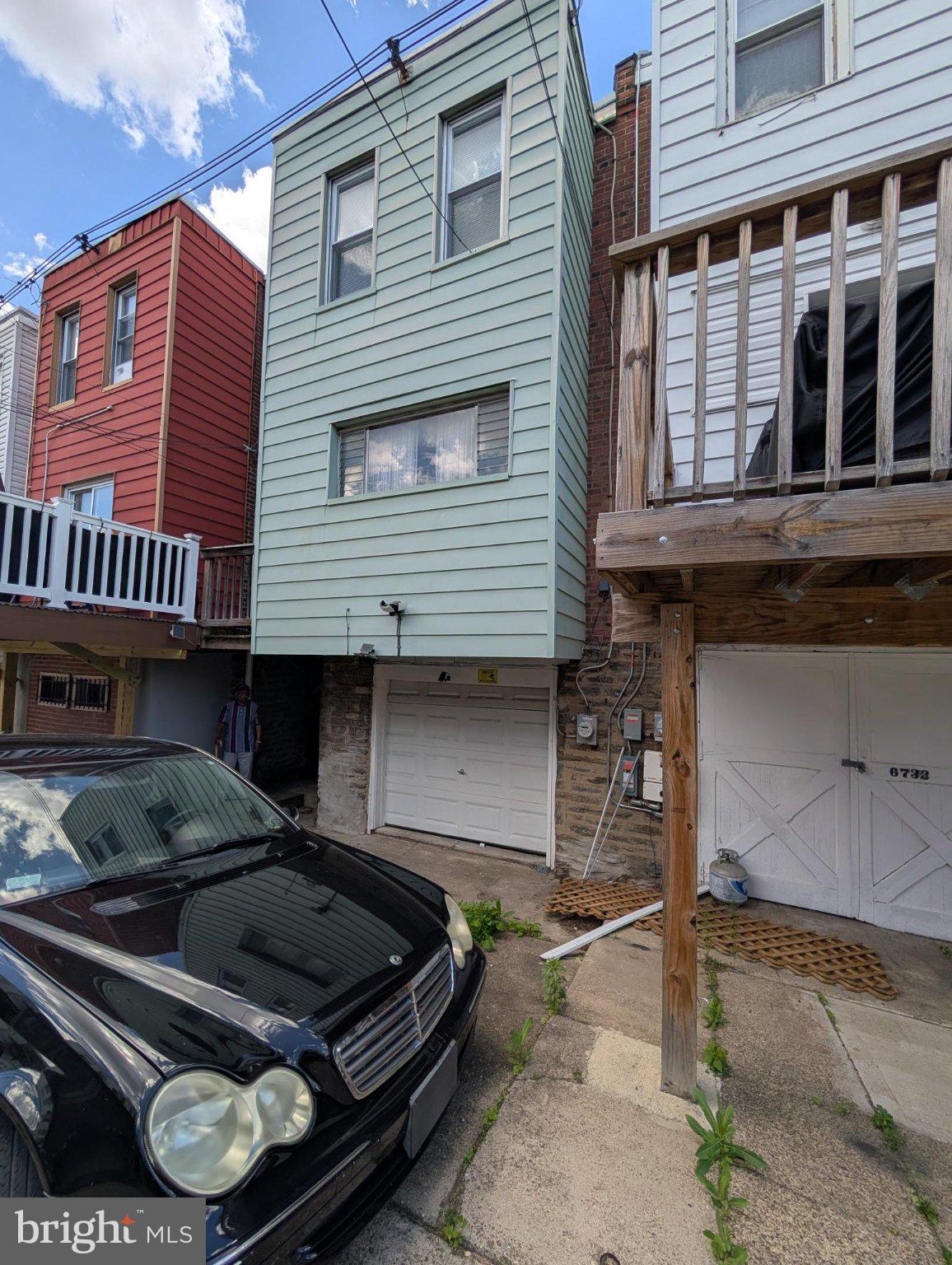 WEST OAK LANE - Residential