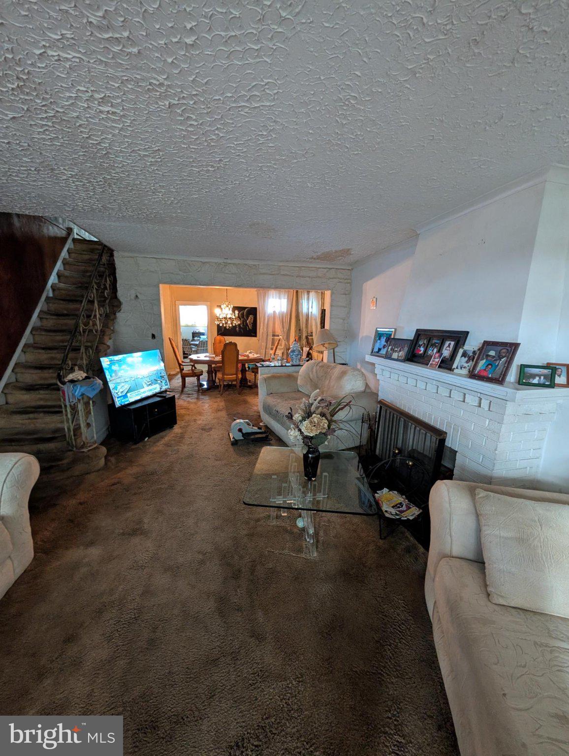 WEST OAK LANE - Residential