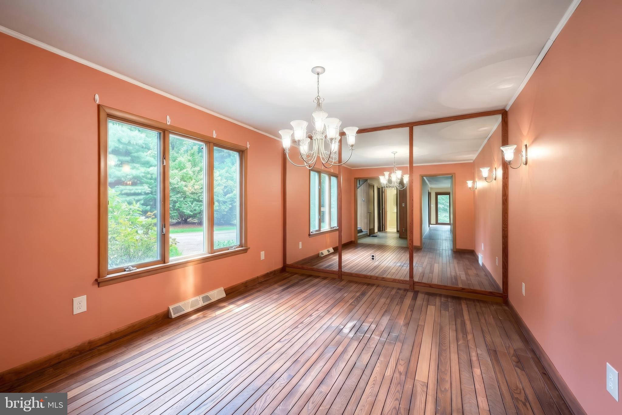FOREST HILLS - Residential