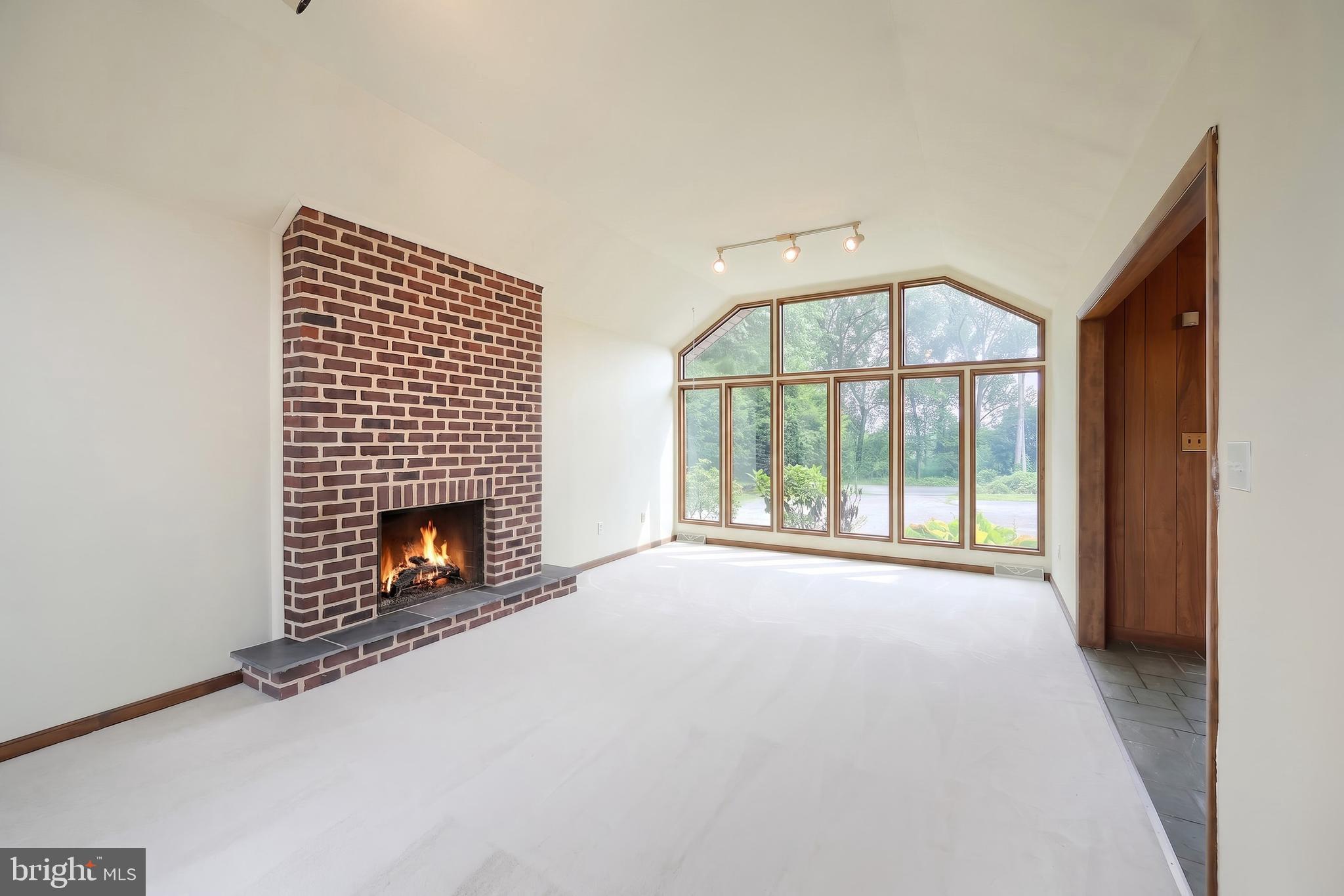 FOREST HILLS - Residential
