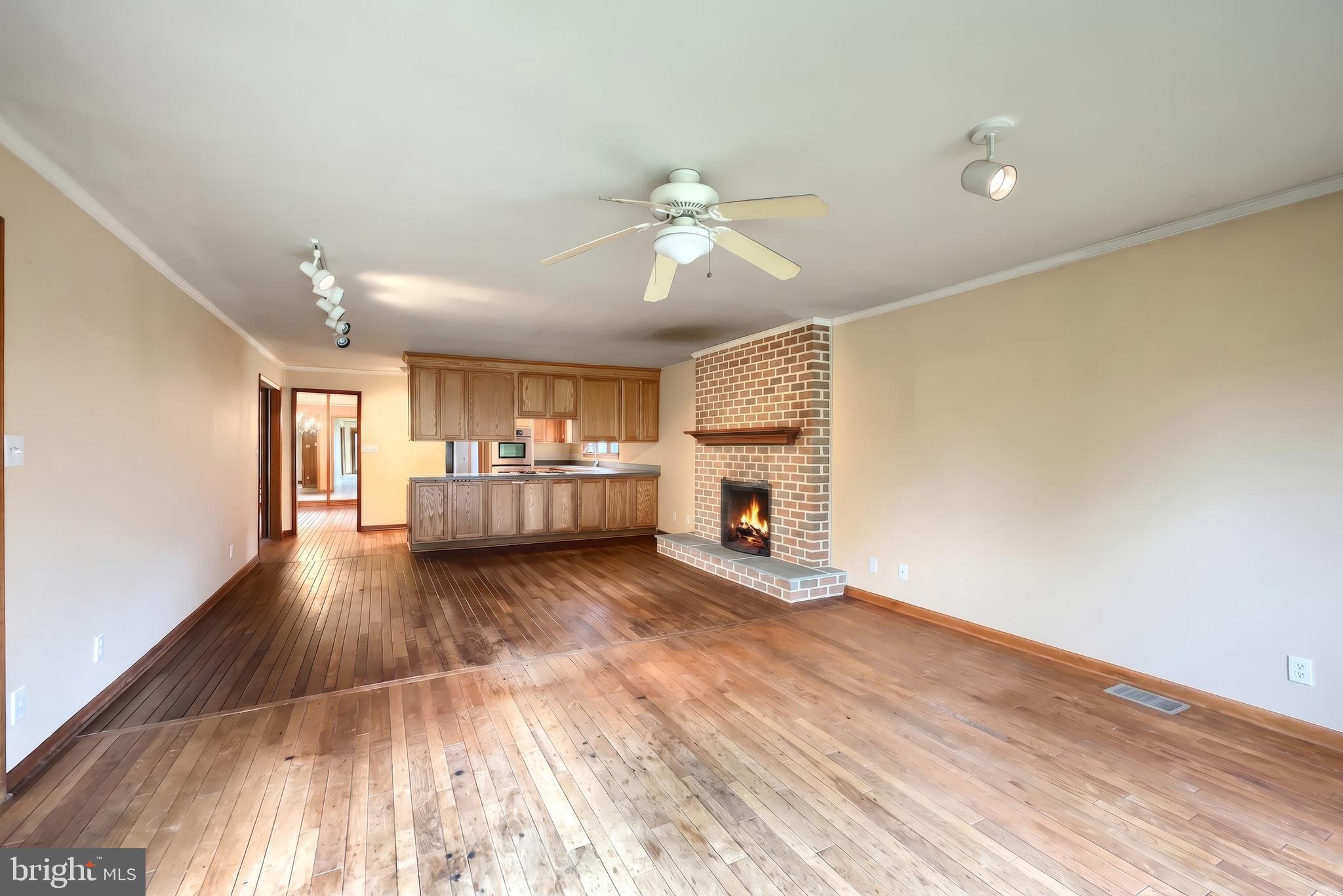 FOREST HILLS - Residential