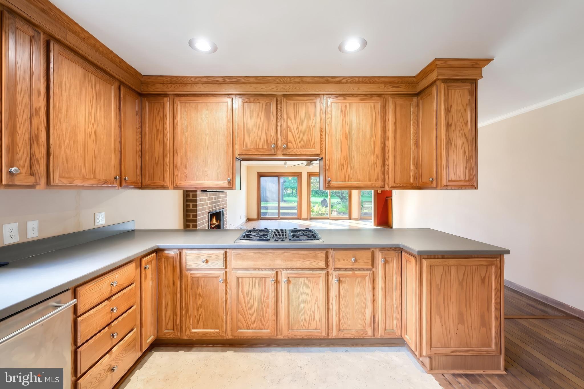 FOREST HILLS - Residential