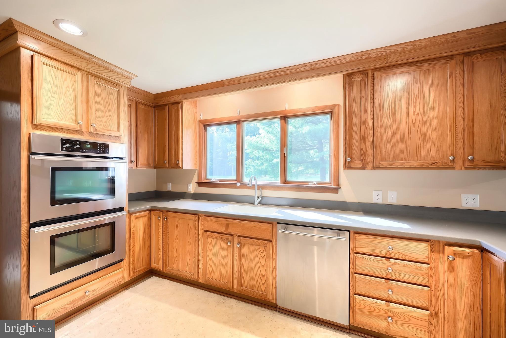 FOREST HILLS - Residential