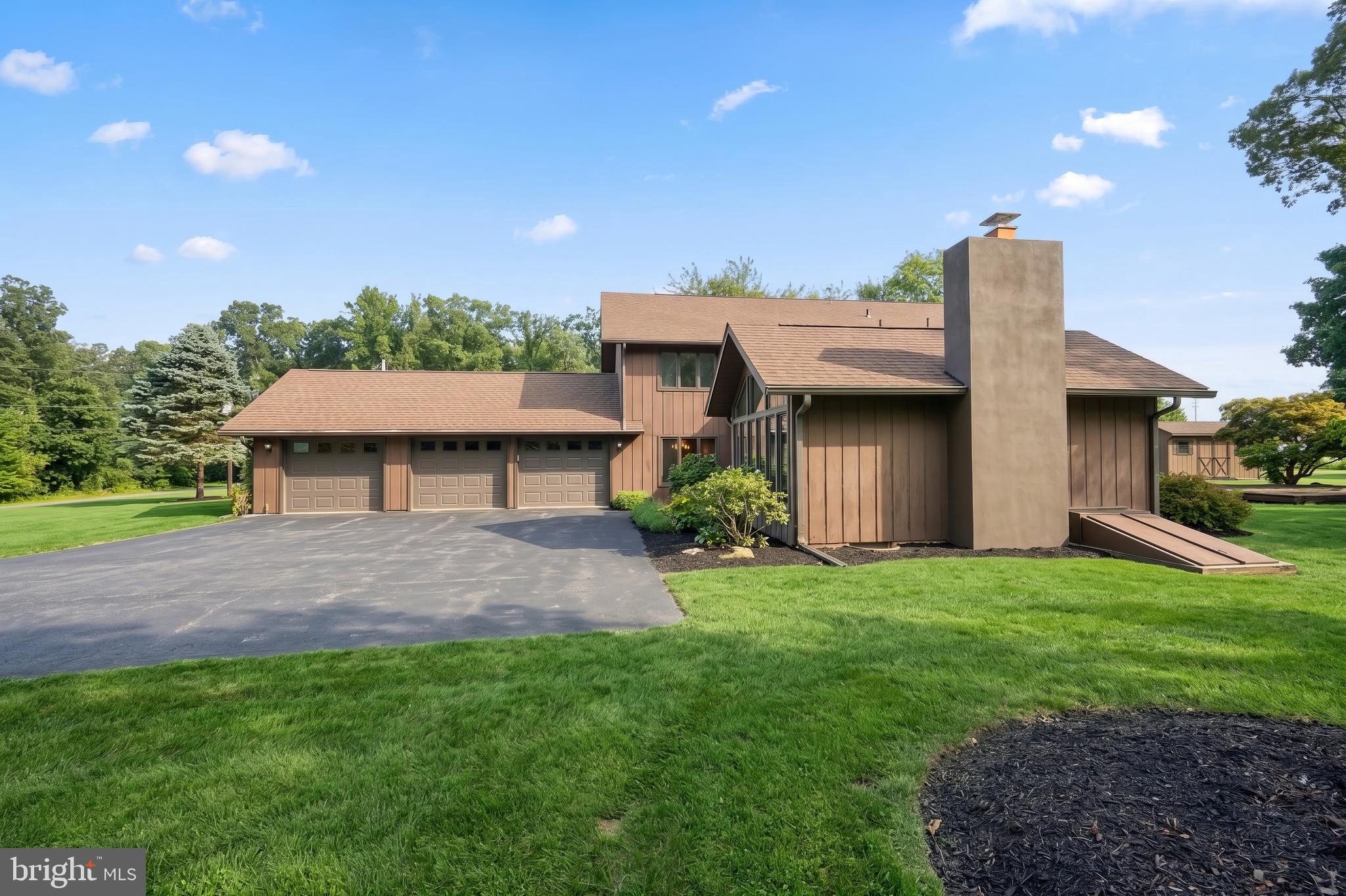 FOREST HILLS - Residential