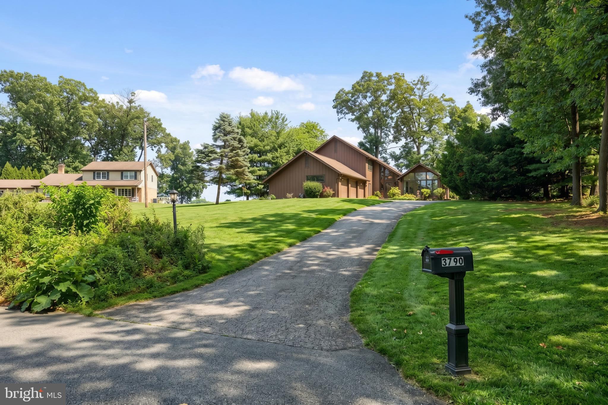 FOREST HILLS - Residential