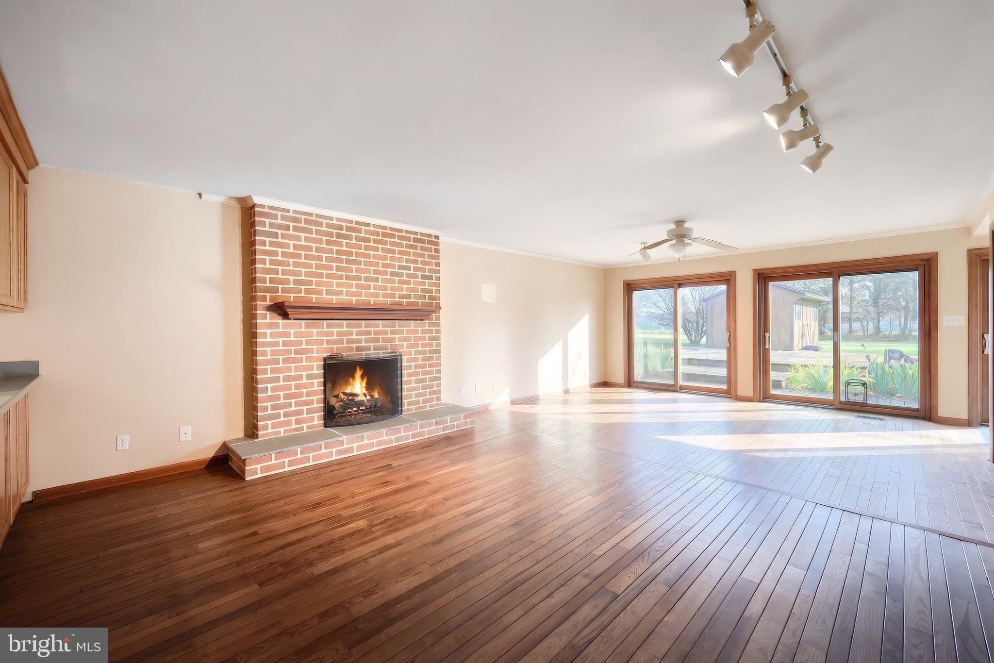FOREST HILLS - Residential
