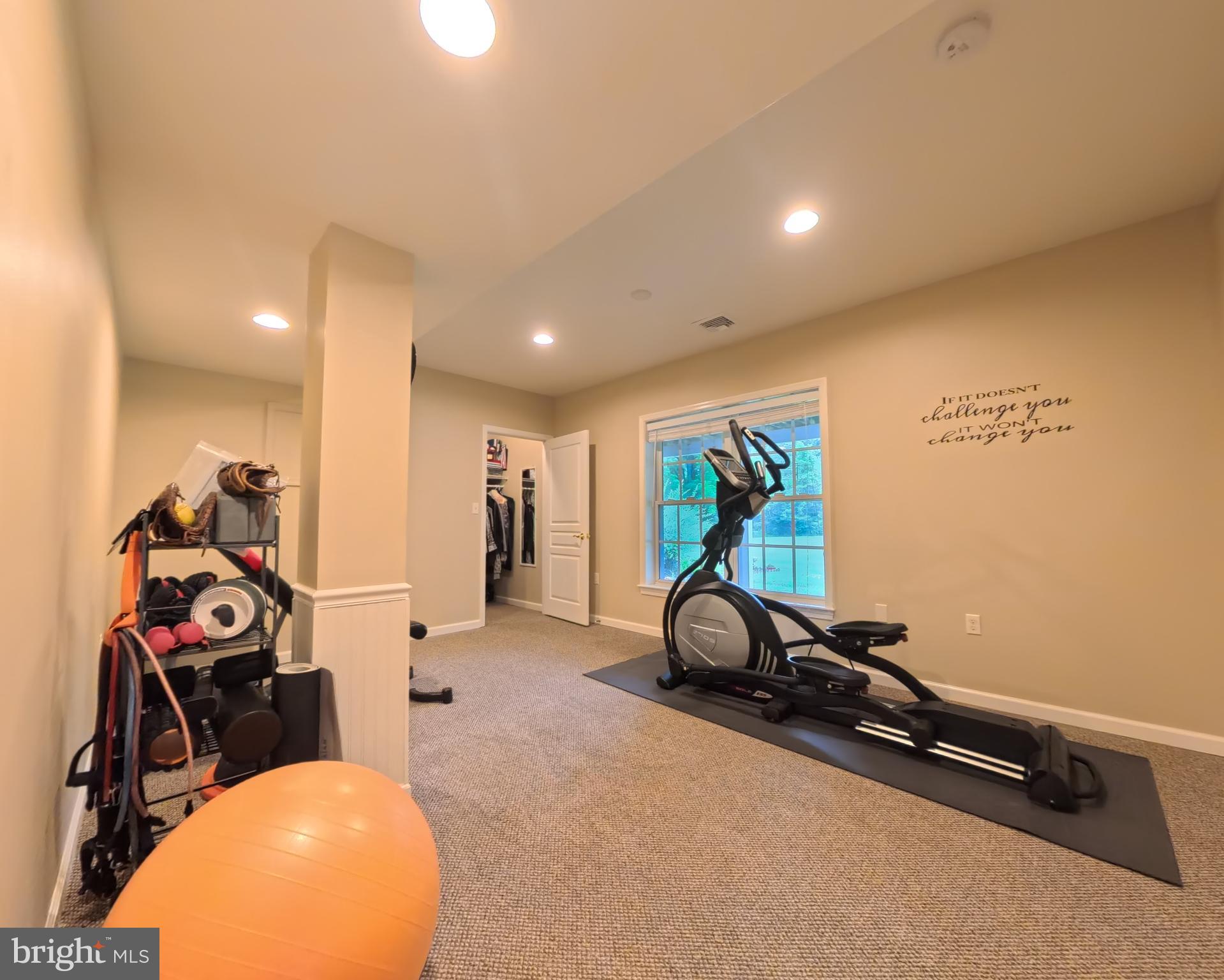WINDSOR RIDGE - Residential