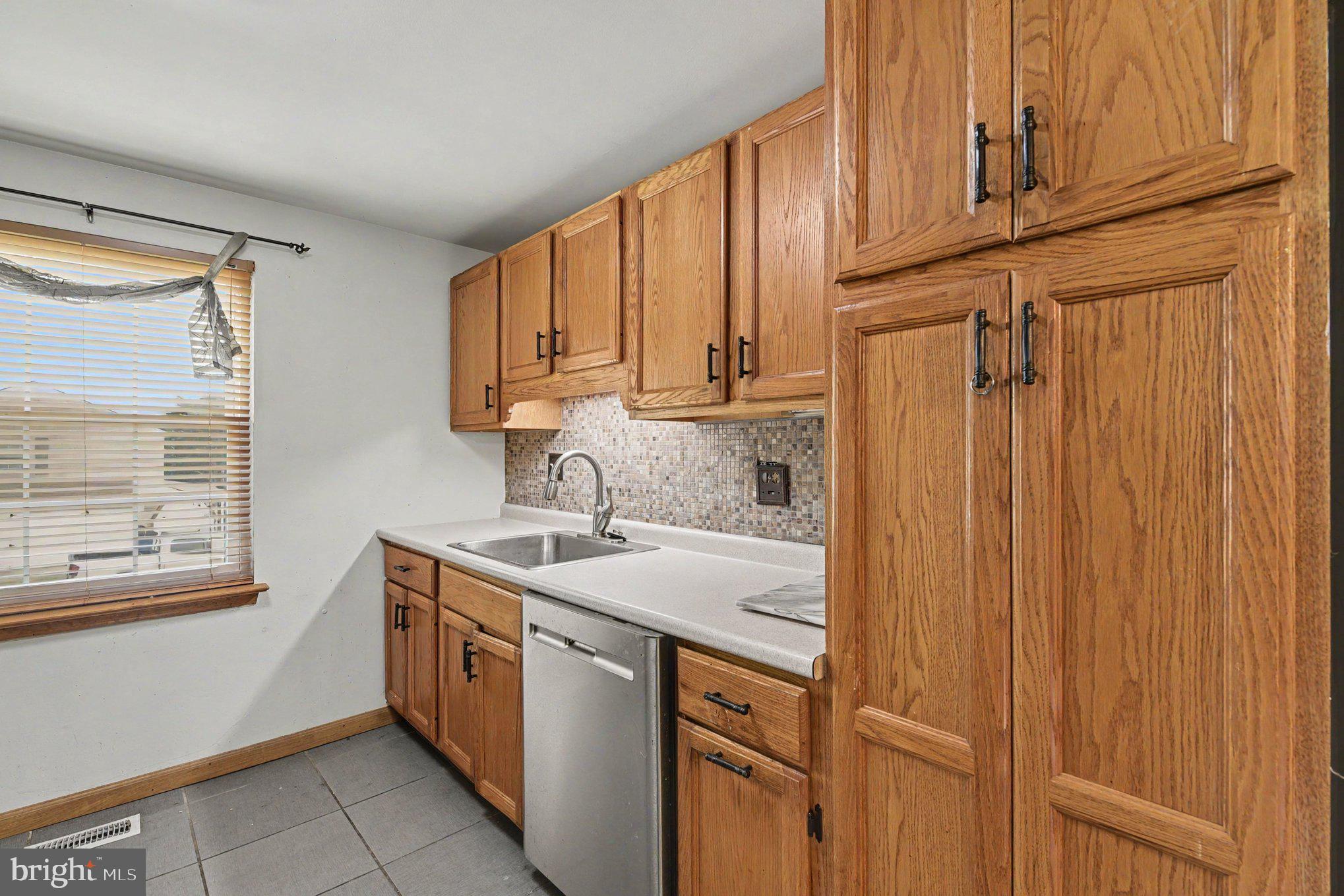 KINGS COURT - Residential