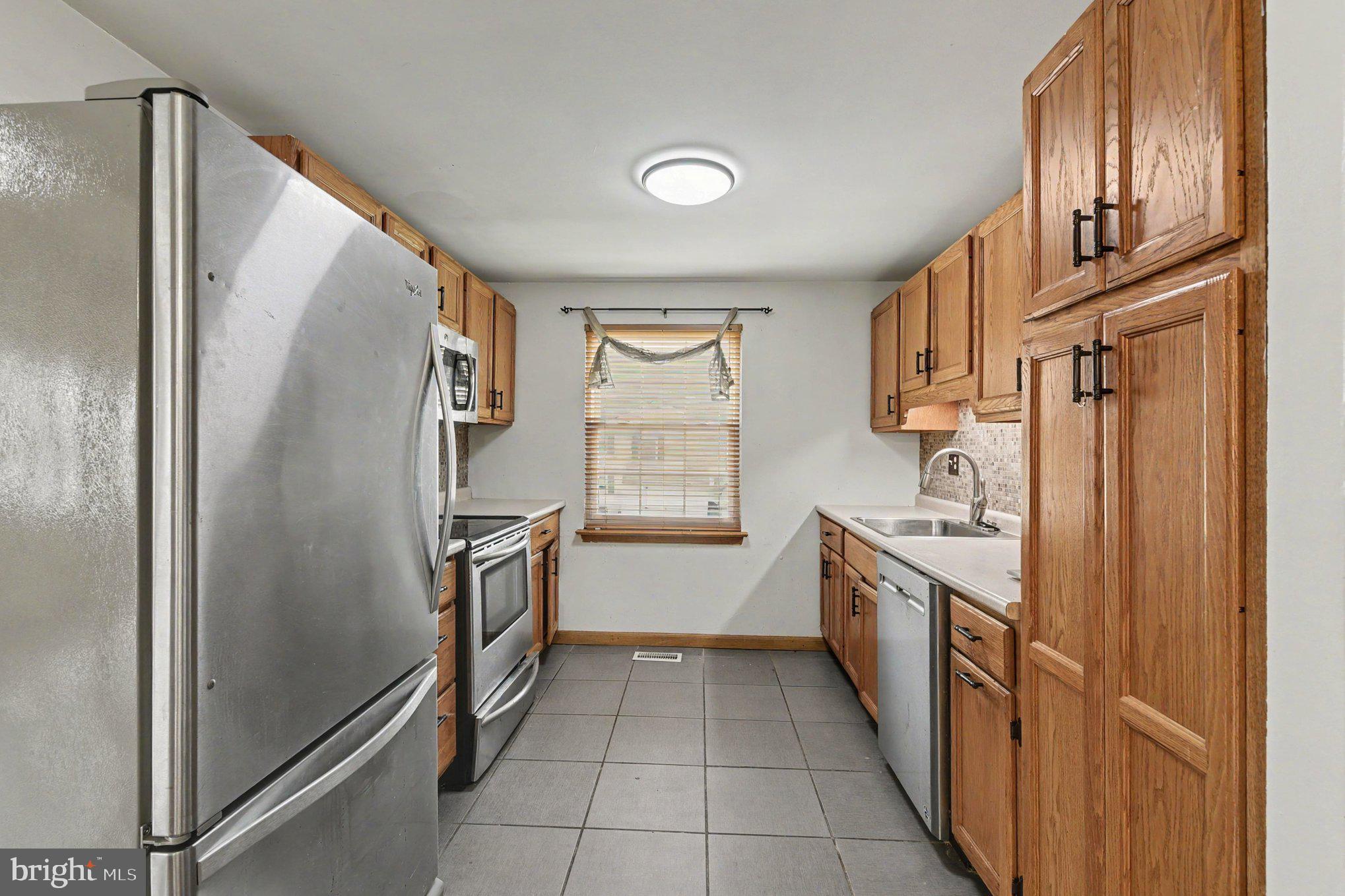 KINGS COURT - Residential