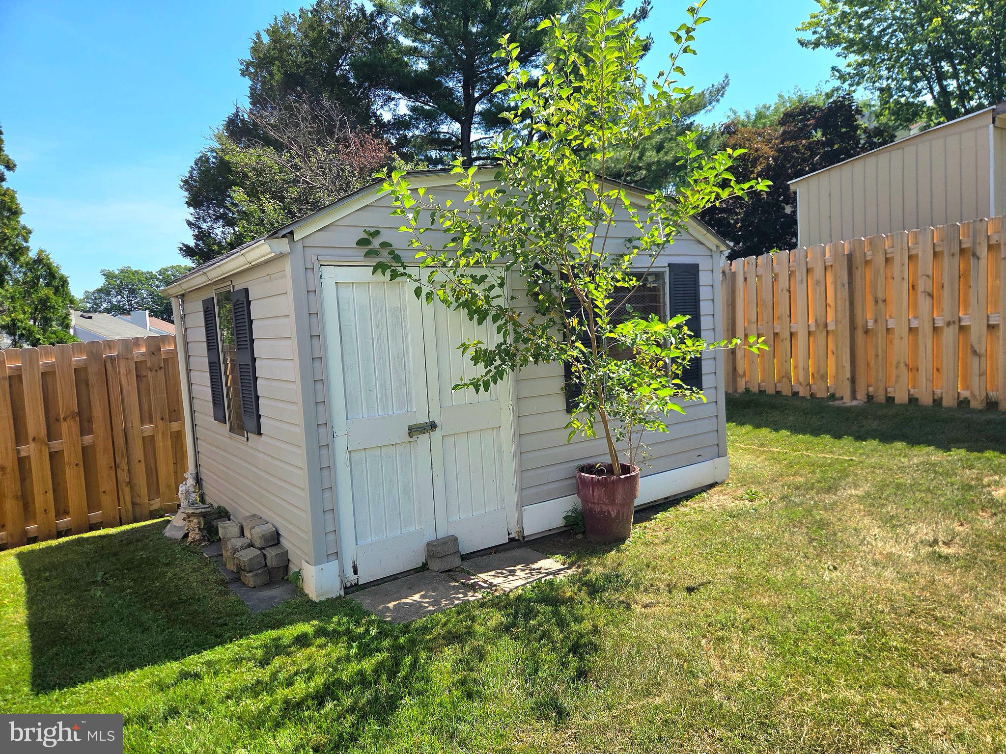 KINGS COURT - Residential