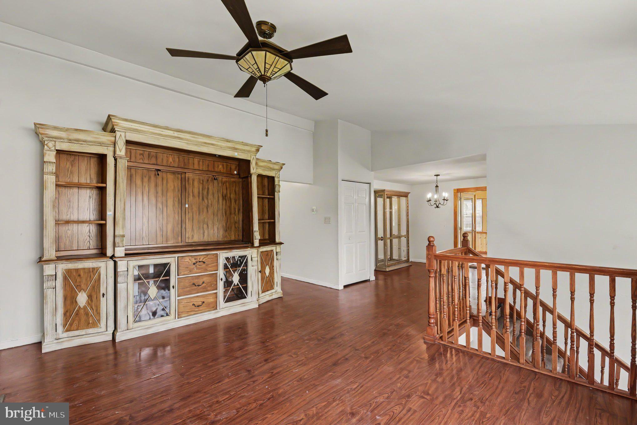KINGS COURT - Residential