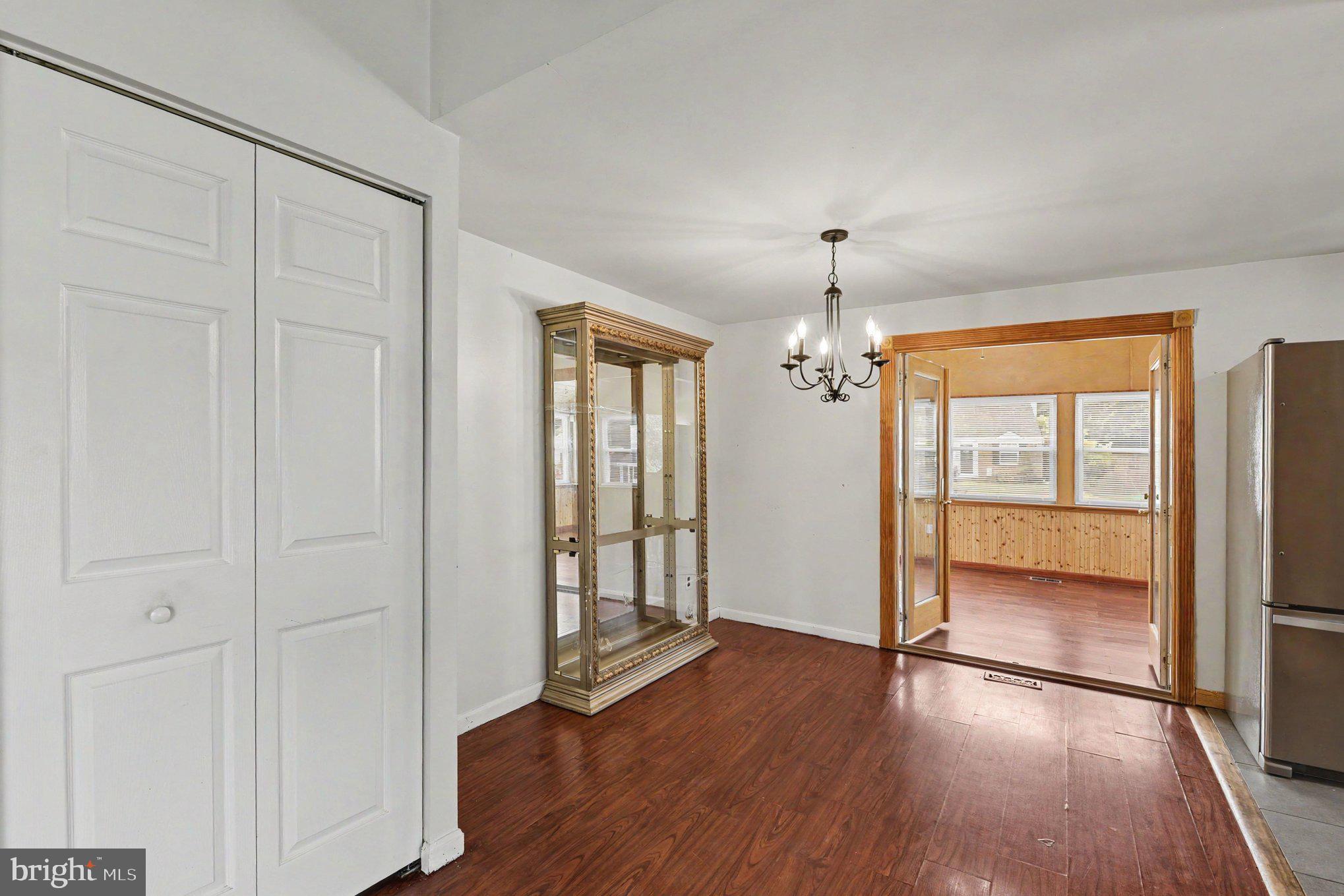 KINGS COURT - Residential