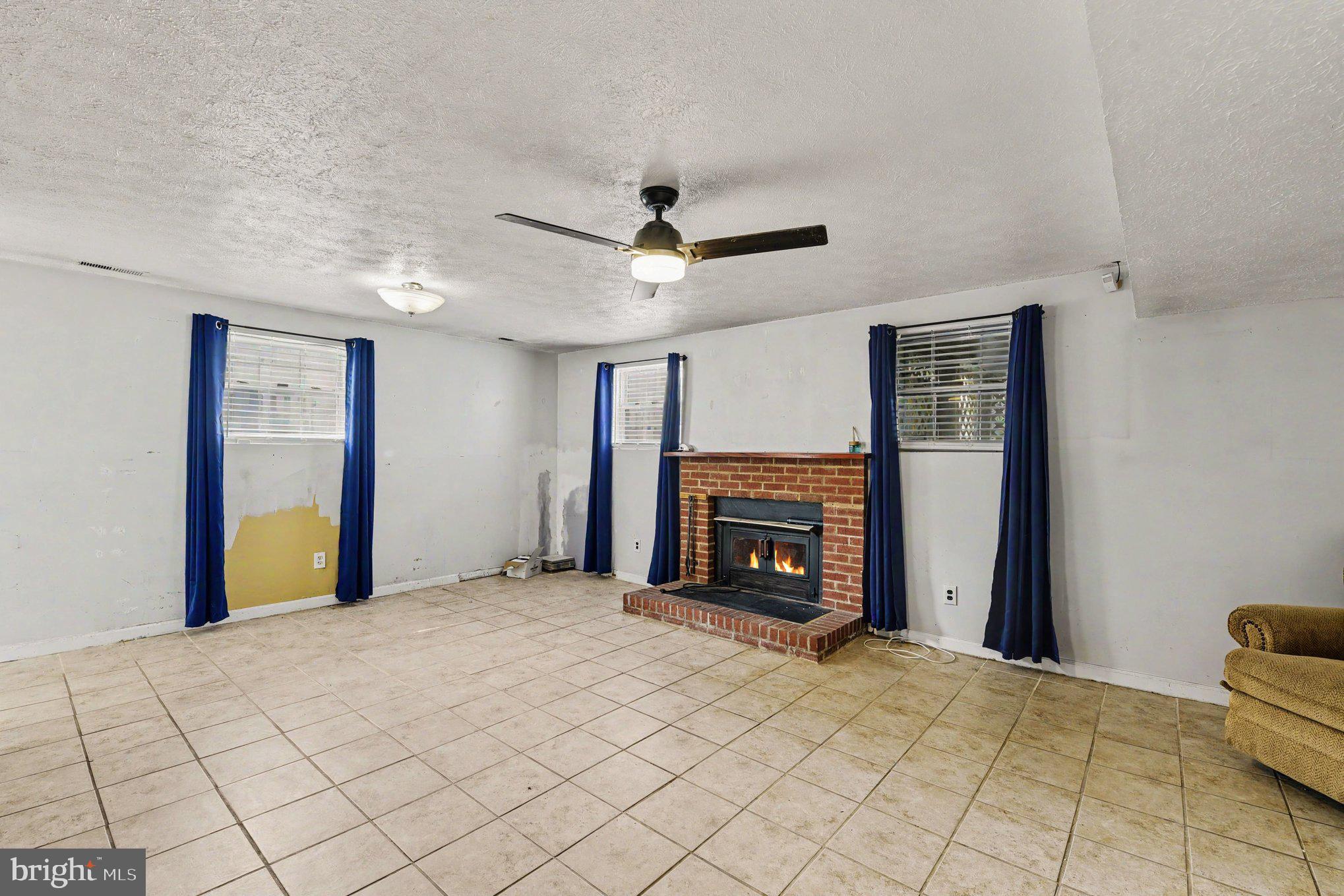 KINGS COURT - Residential