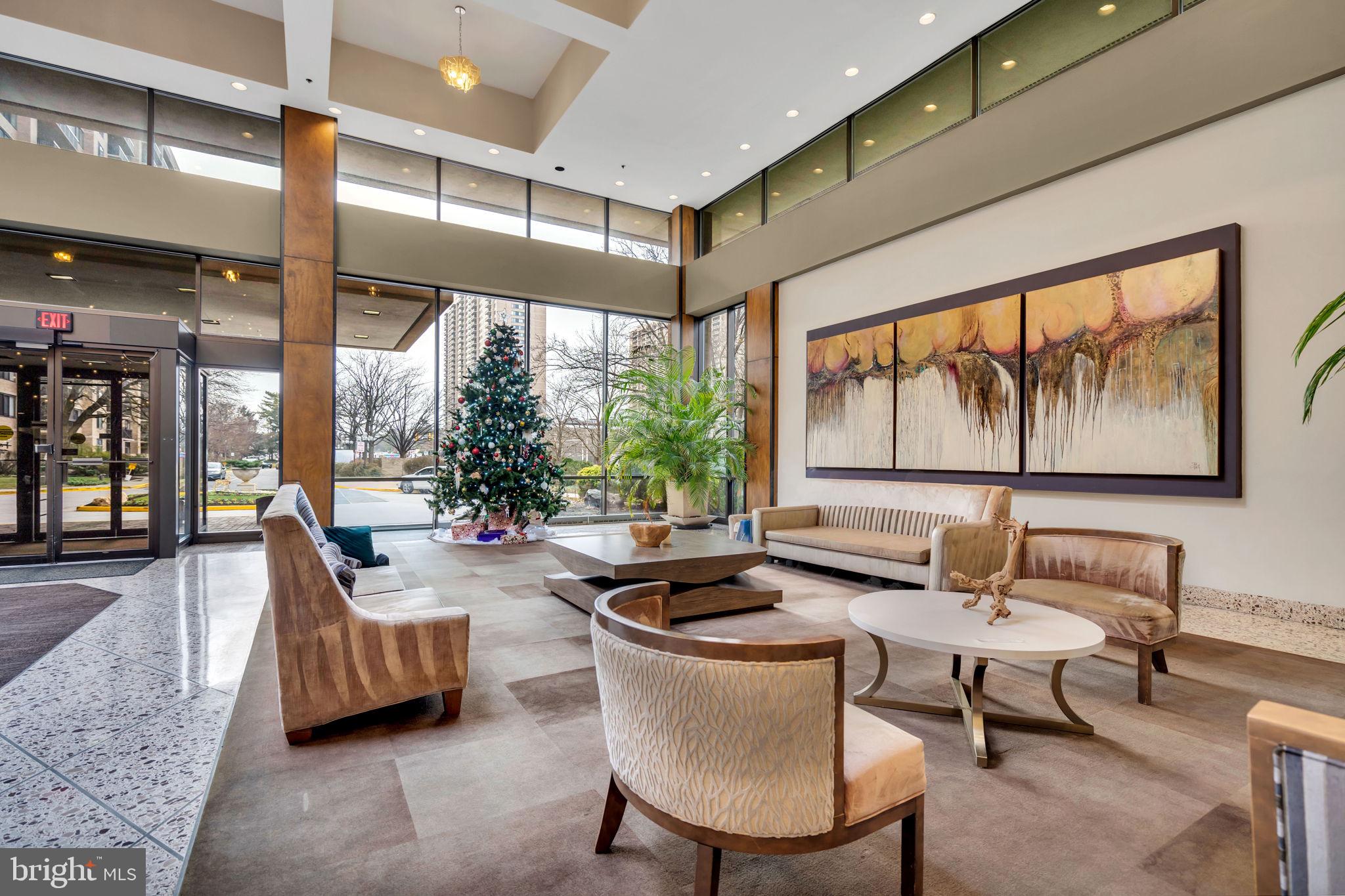 SKYLINE HOUSE - Residential