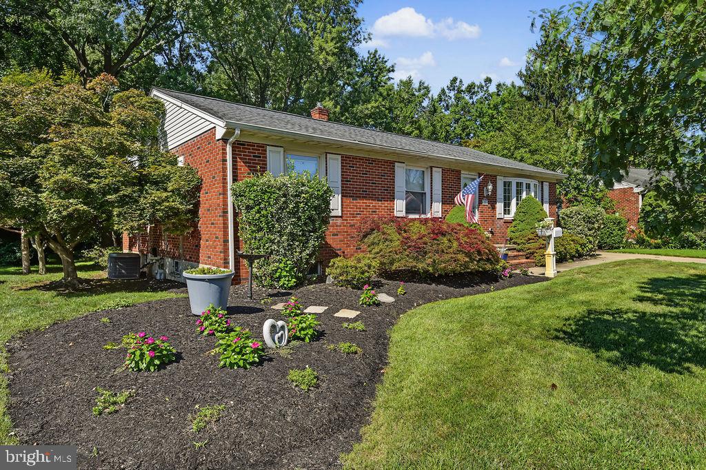 VAN DYKE VILLAGE - Residential