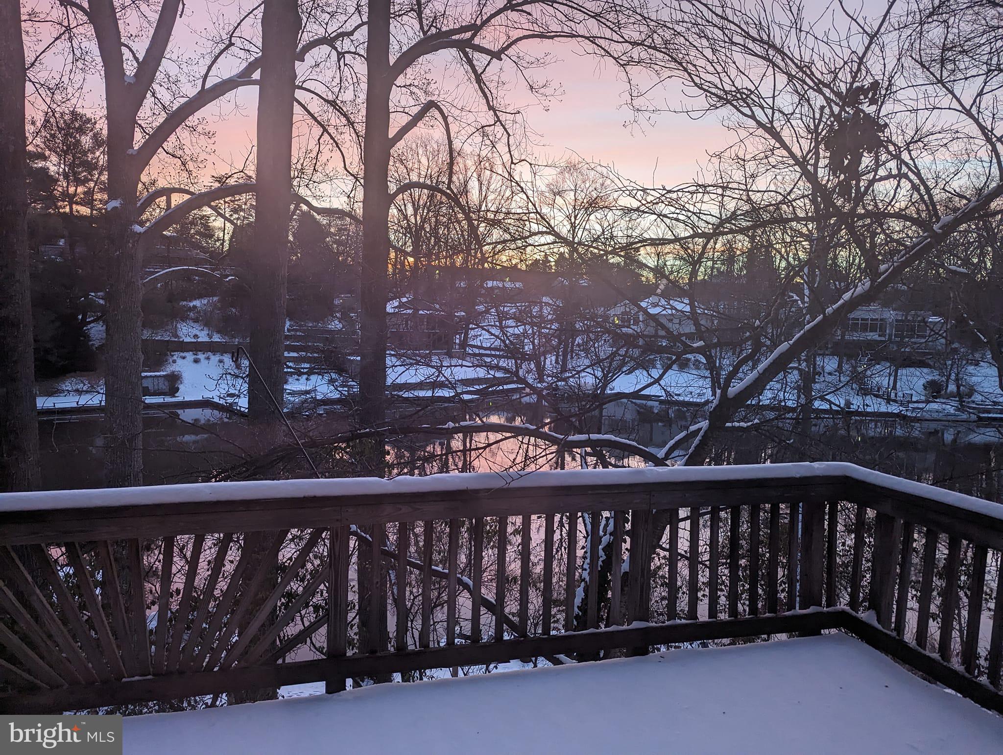LAKE BARCROFT - Residential