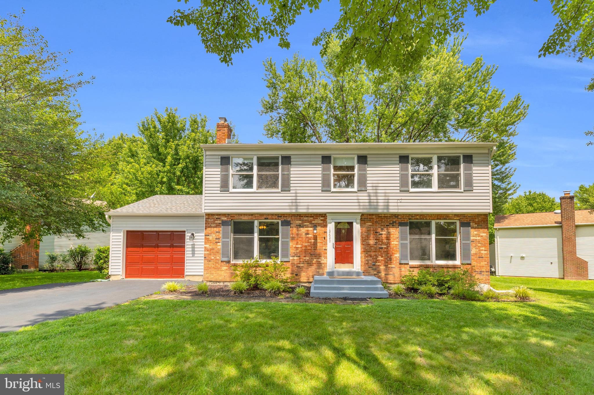 FOX MILL ESTATES - Residential