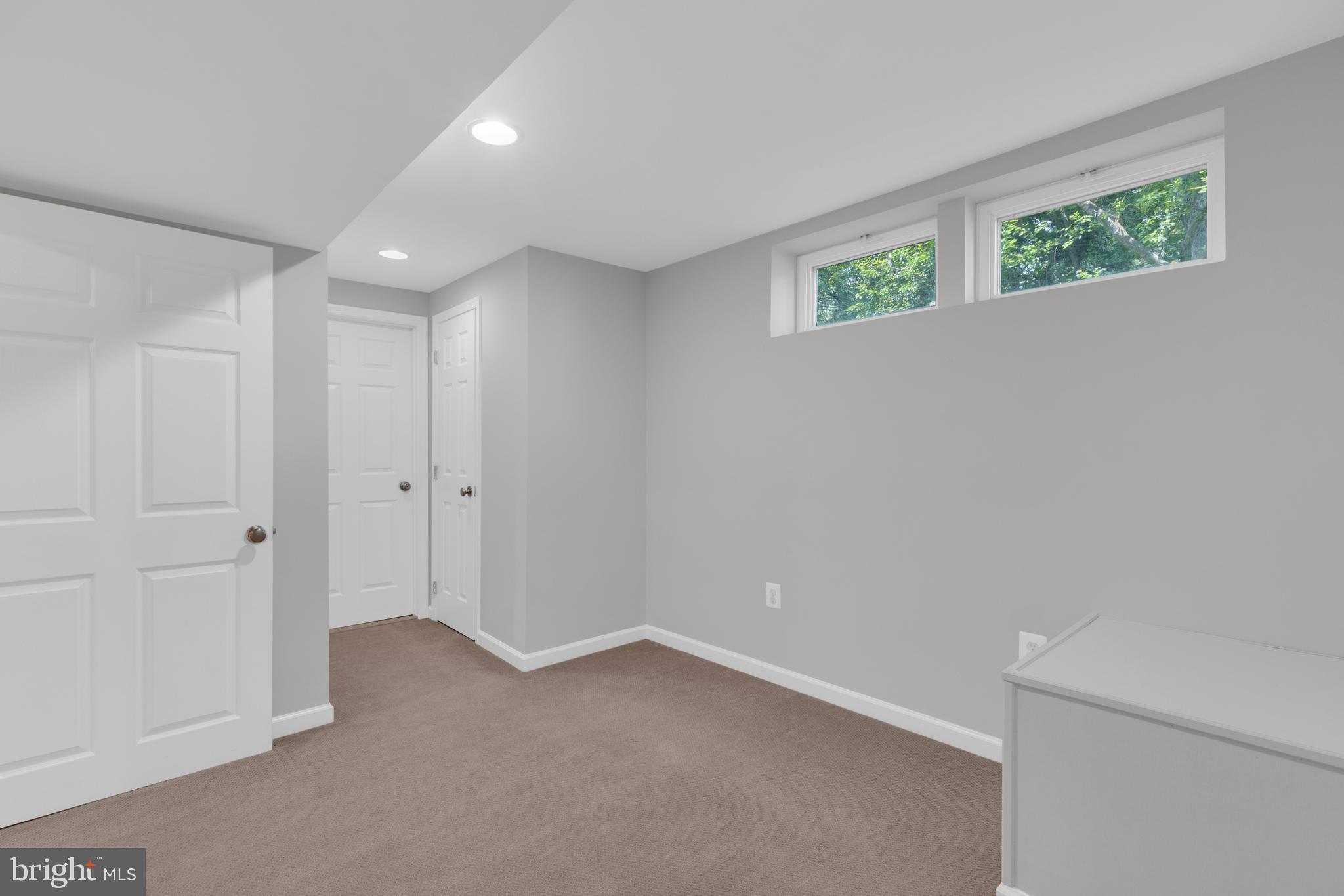 FOX MILL ESTATES - Residential