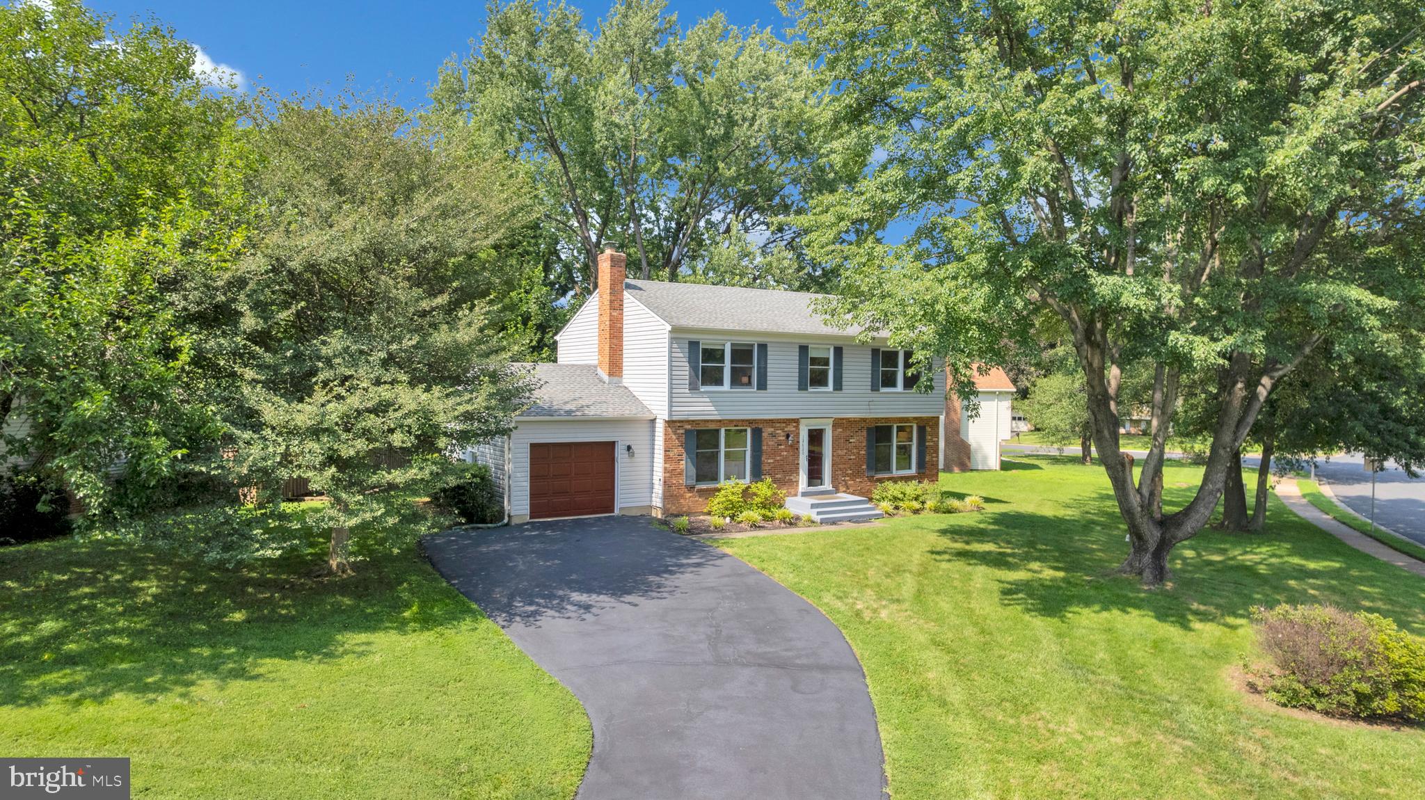 FOX MILL ESTATES - Residential