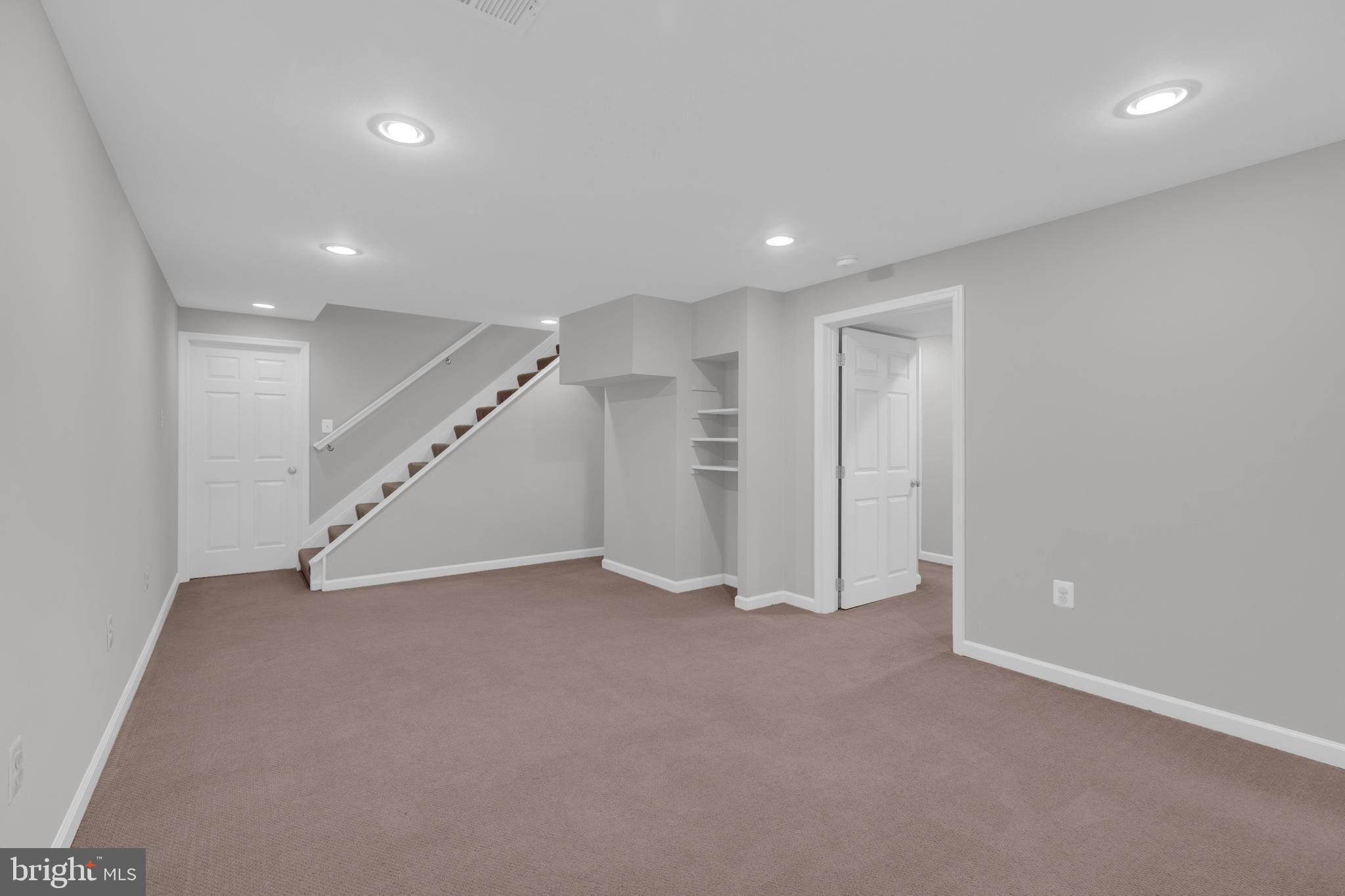 FOX MILL ESTATES - Residential