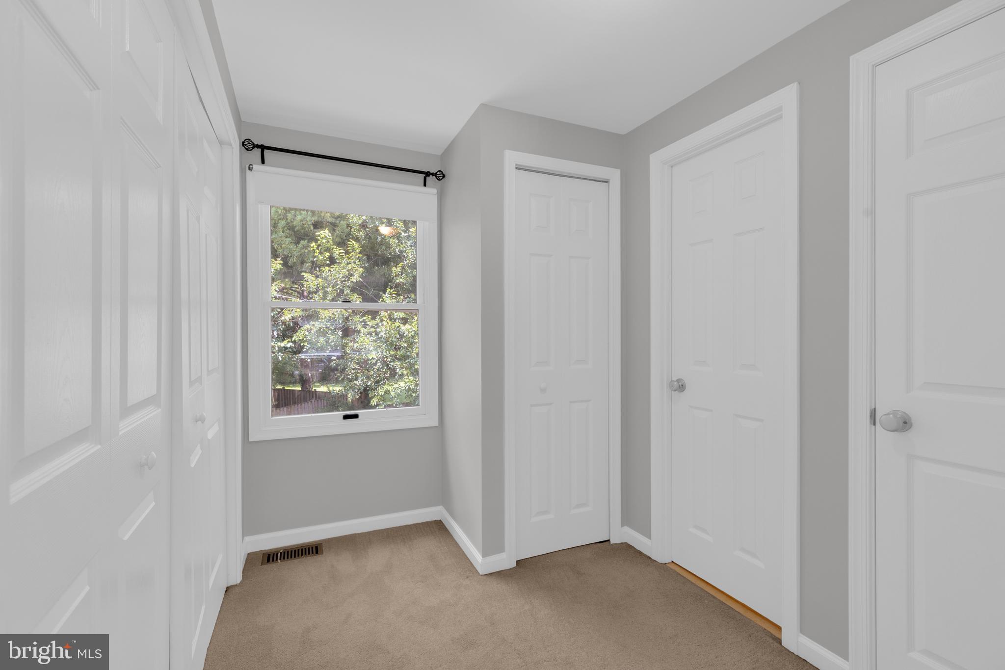 FOX MILL ESTATES - Residential