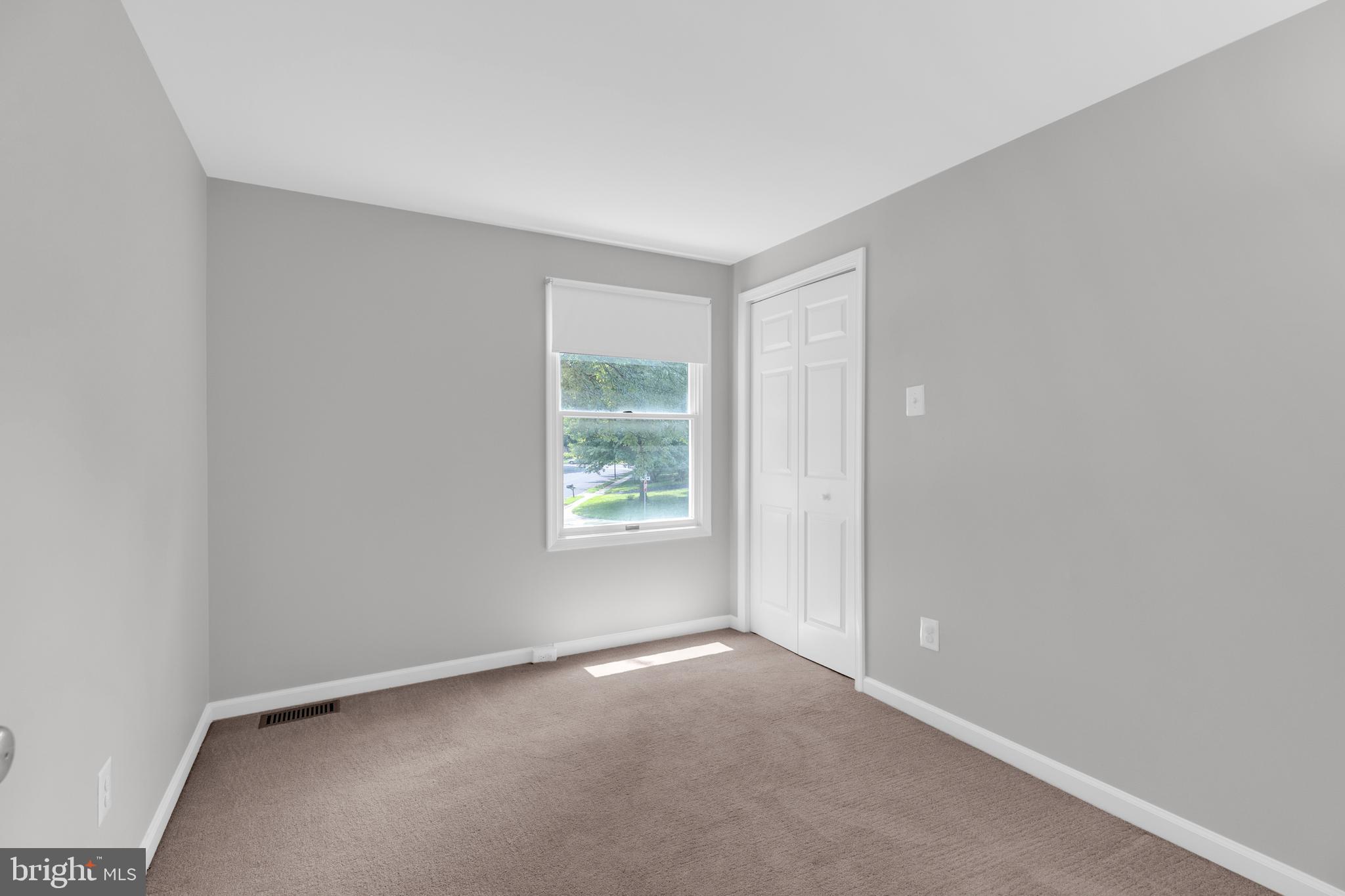 FOX MILL ESTATES - Residential