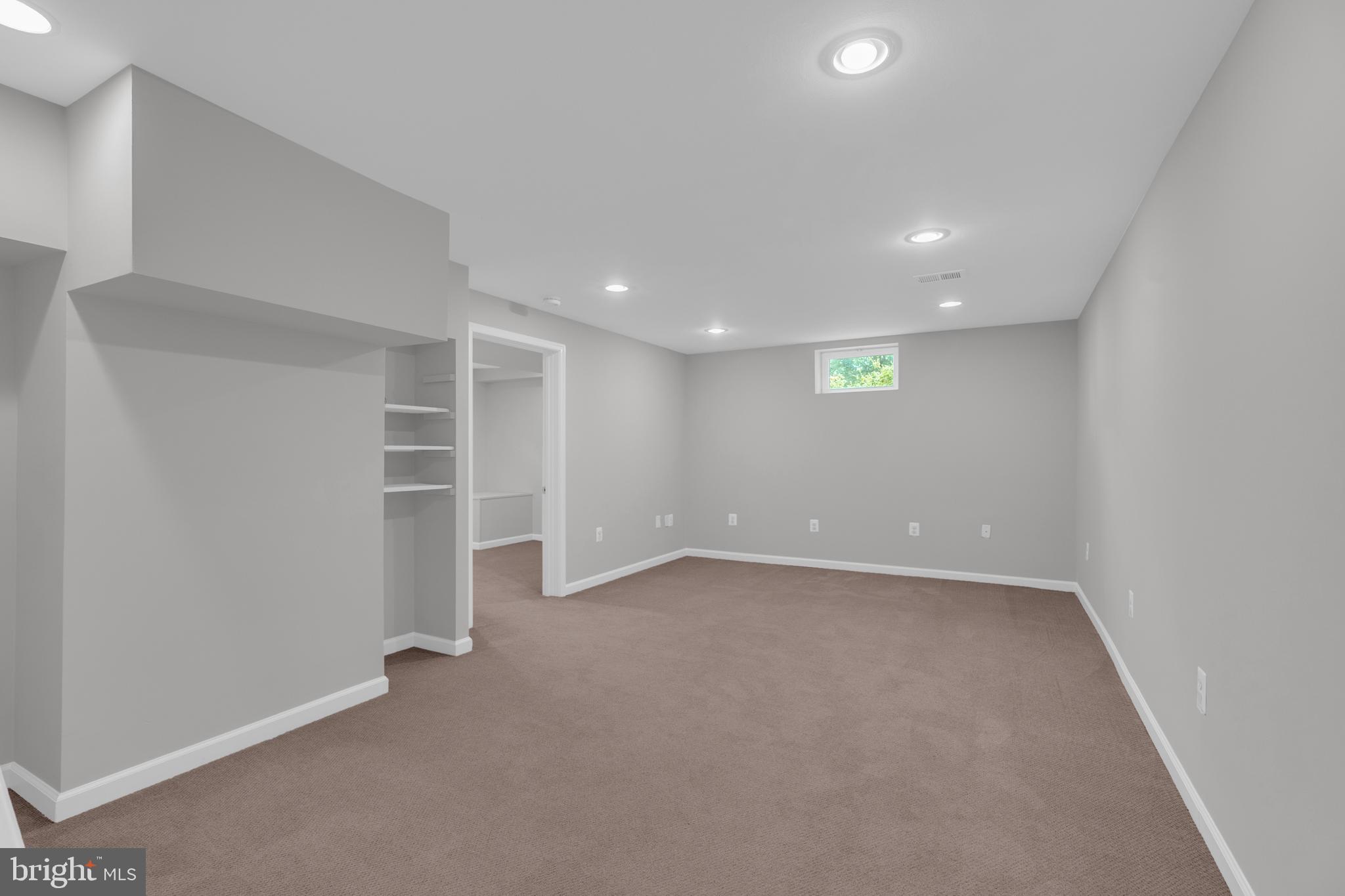 FOX MILL ESTATES - Residential