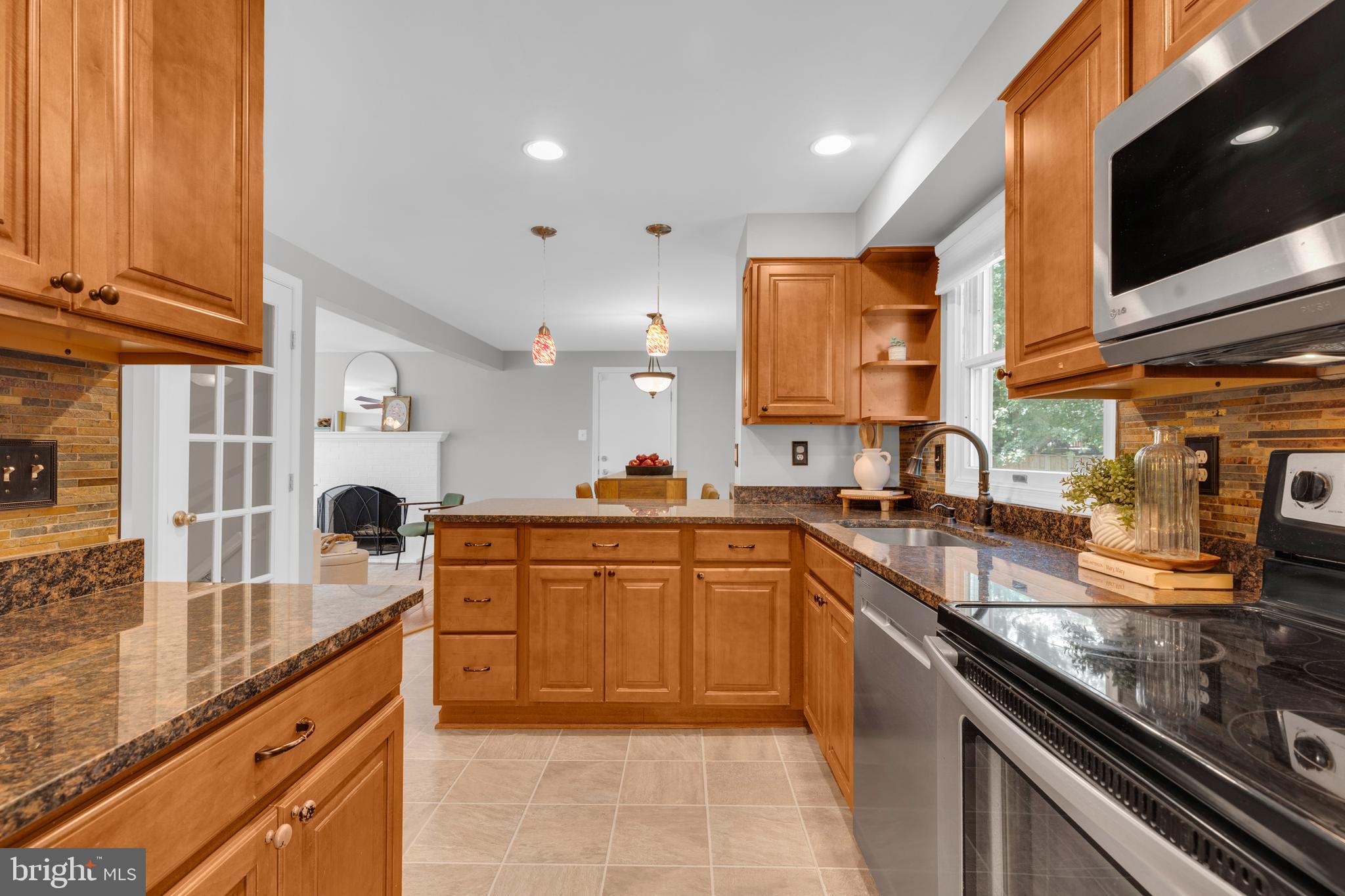 FOX MILL ESTATES - Residential