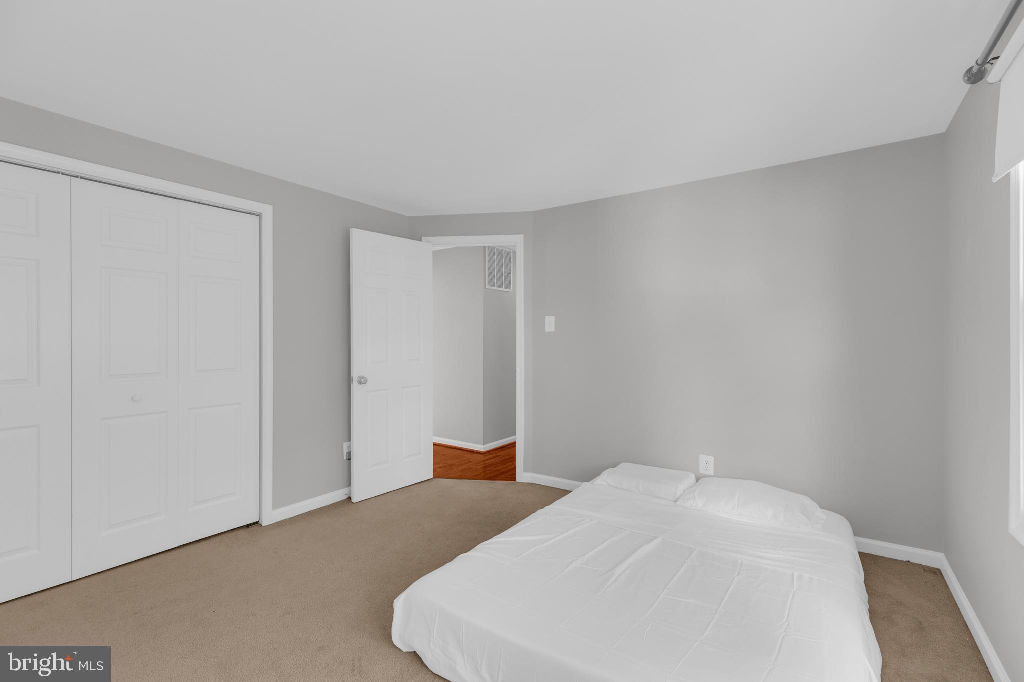FOX MILL ESTATES - Residential