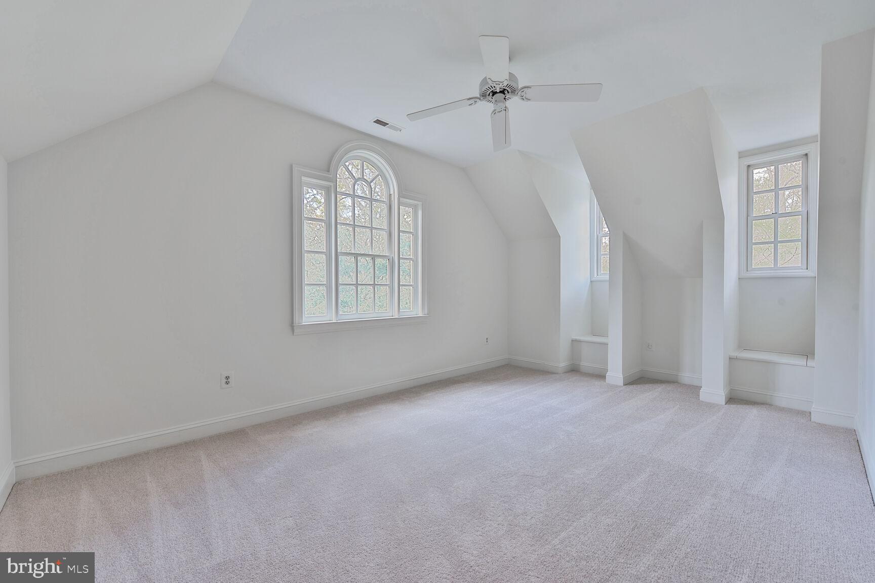 CREWS WOODS - Residential