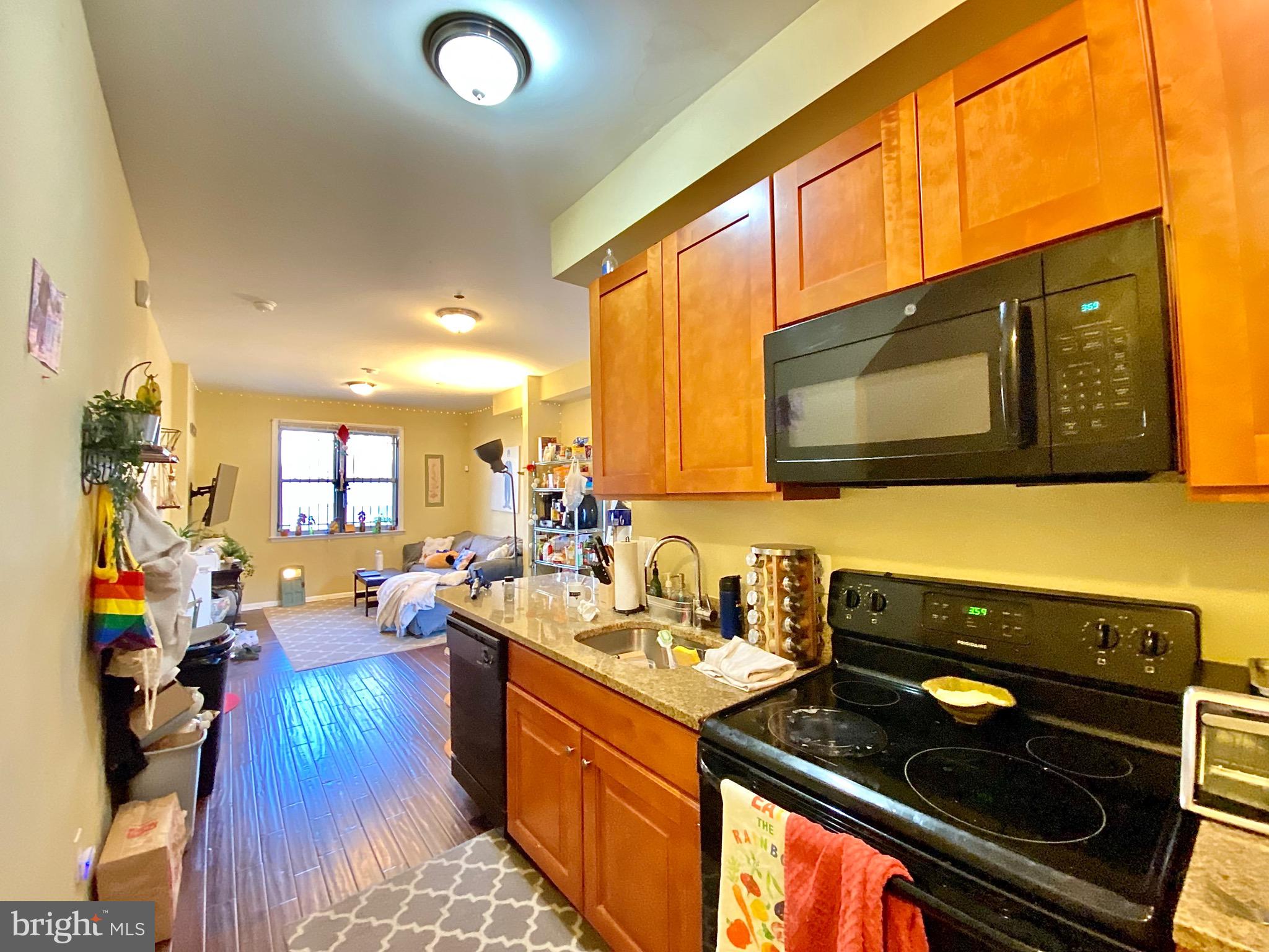 New construction, spacious, and full of natural light 3 bed/2 bath apartment close to TU, SEPTA, 7/11, and more!

Modern appliances, spacious rooms that easily can fit a Queen-size bed, desk, dresser, and more. Beautiful hardwood floors throughout, central AC and heating, washer and dryer, small backyard, dishwasher. Landlord with great feedback!

First, last, and a security deposit is required to move in. Tenants pay for electricity, WiFi, and water