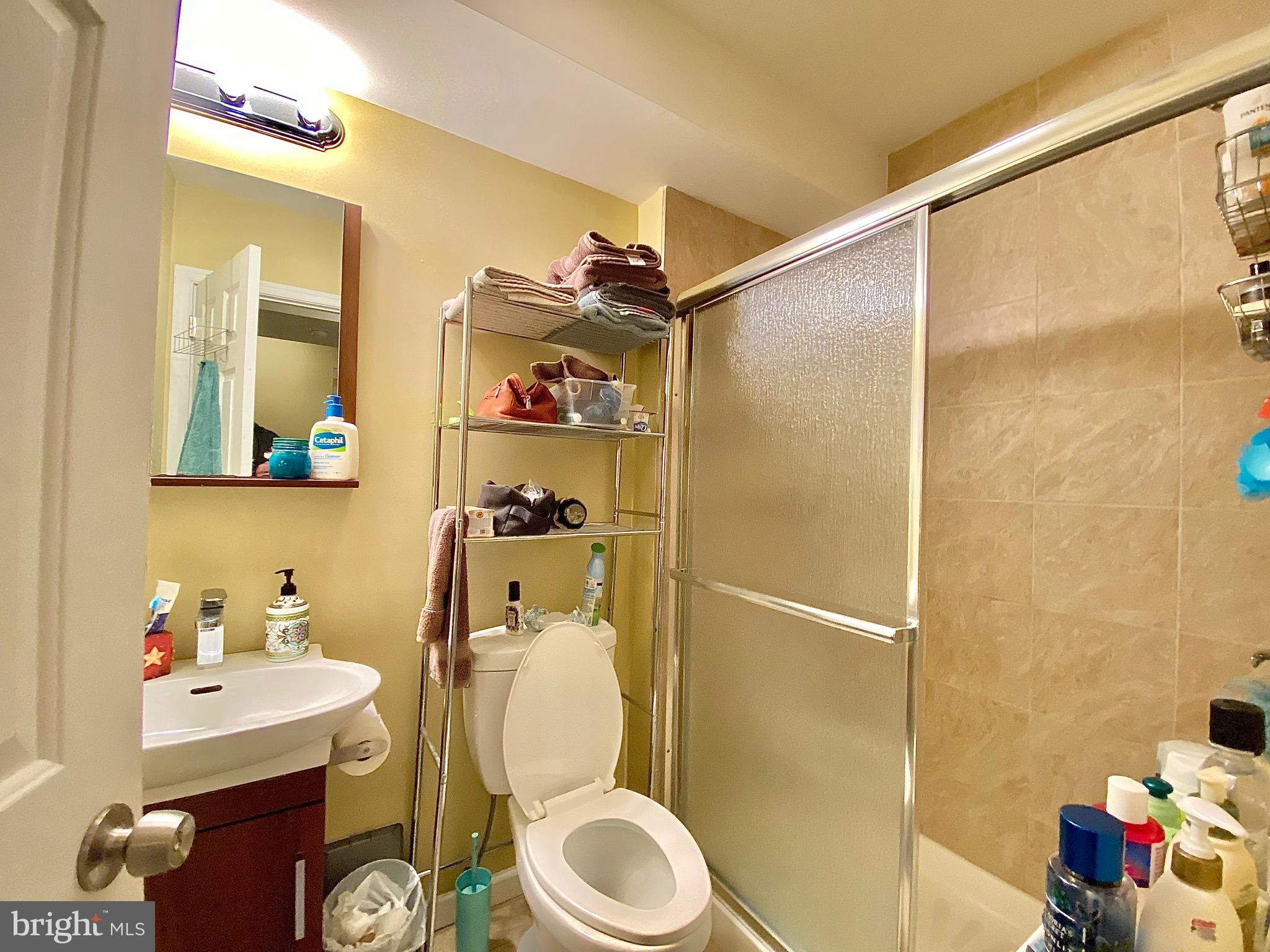 TEMPLE UNIVERSITY - Residential Lease
