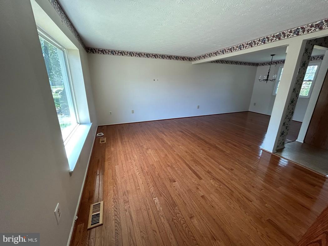 AMBER MEADOWS - Residential