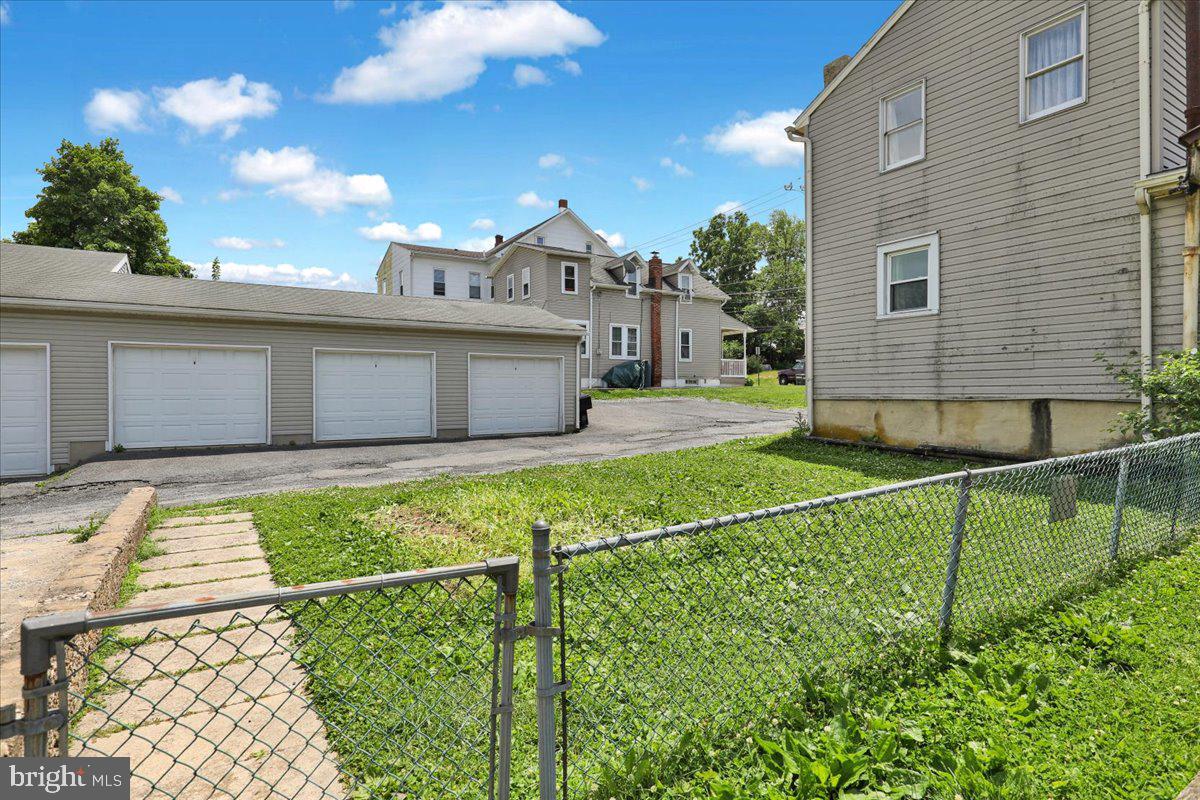 WEST HILLS - Residential